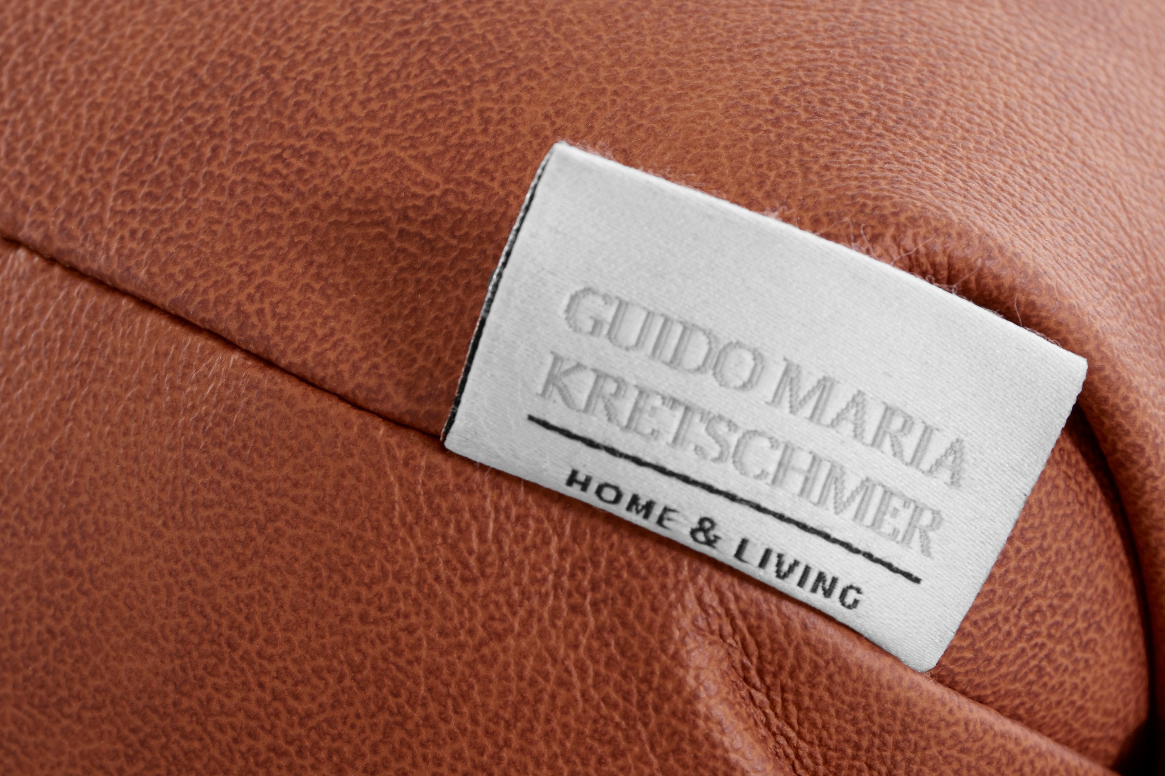 Guido Maria Kretschmer Home&Living Polsterhocker »Kalina«, mit klassischer Chesterfield-Knopfheftung