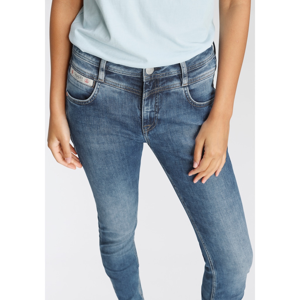 Herrlicher Slim-fit-Jeans »PEPPY SLIM POWERSTRETCH«