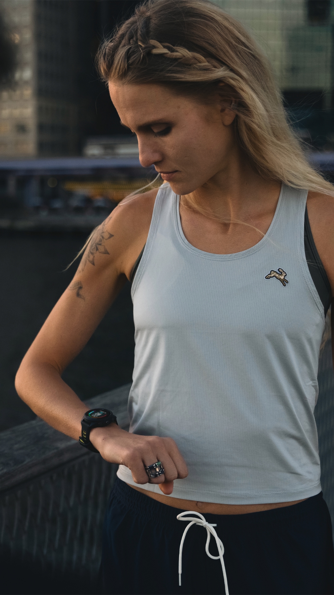 Garmin Smartwatch »FORERUNNER 265S mit Silikon-Armband 18 mm«