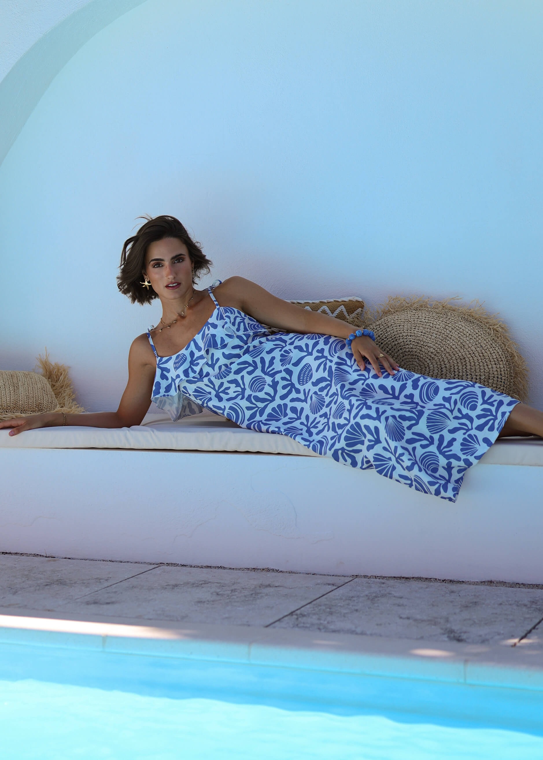 SASSYCLASSY Maxikleid »Langes Trägerkleid mit Muschel- und Korallen-Print« Sommerliches Maxikleid mit Muschel- und Korallen-Print Weiß-Blau