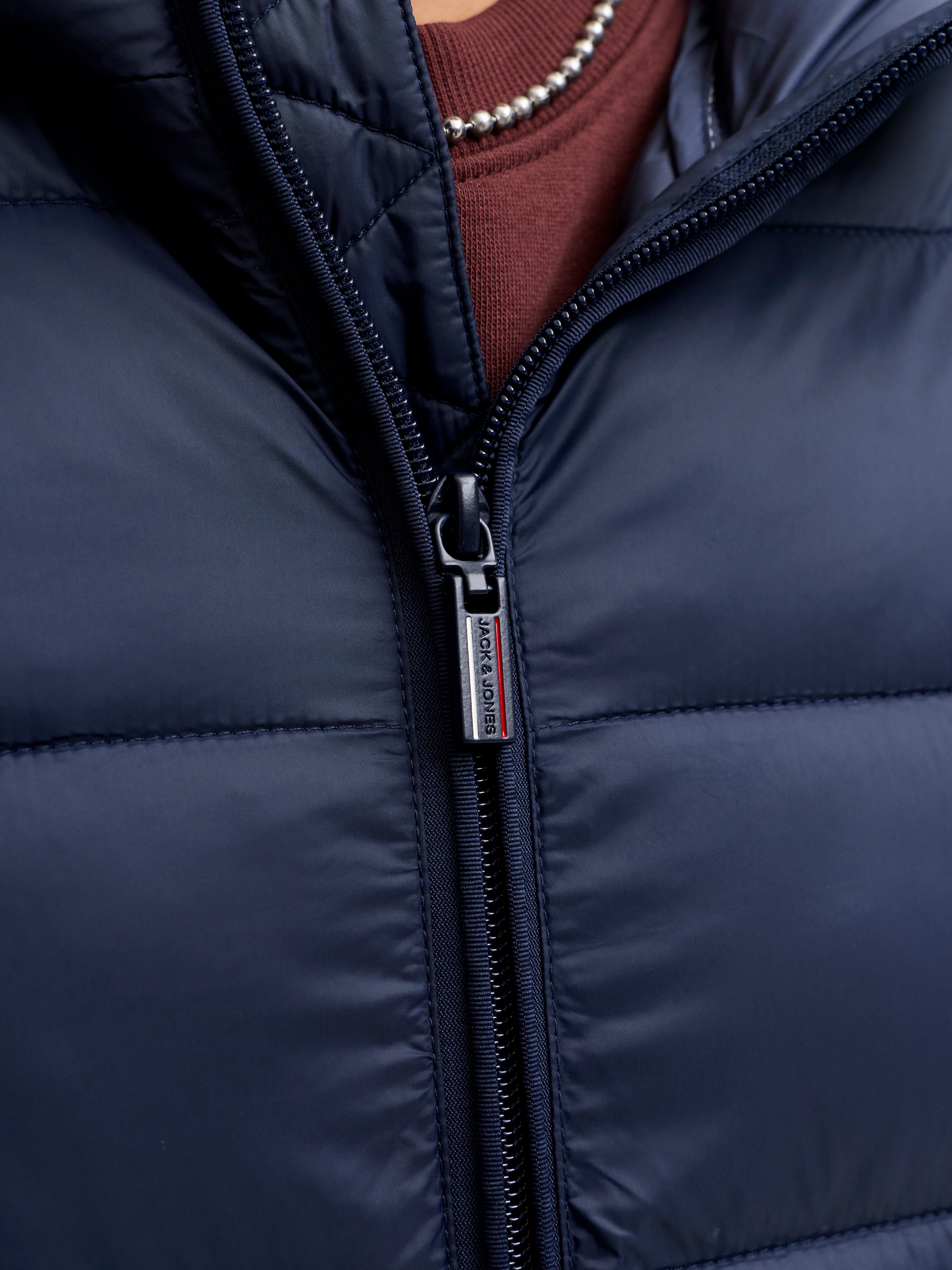 Jack & Jones Steppjacke »JJEKINGSLEY LIGHT PUFFER HOOD NOOS« mit Kapuze Kunstfaser, mit Kapuze