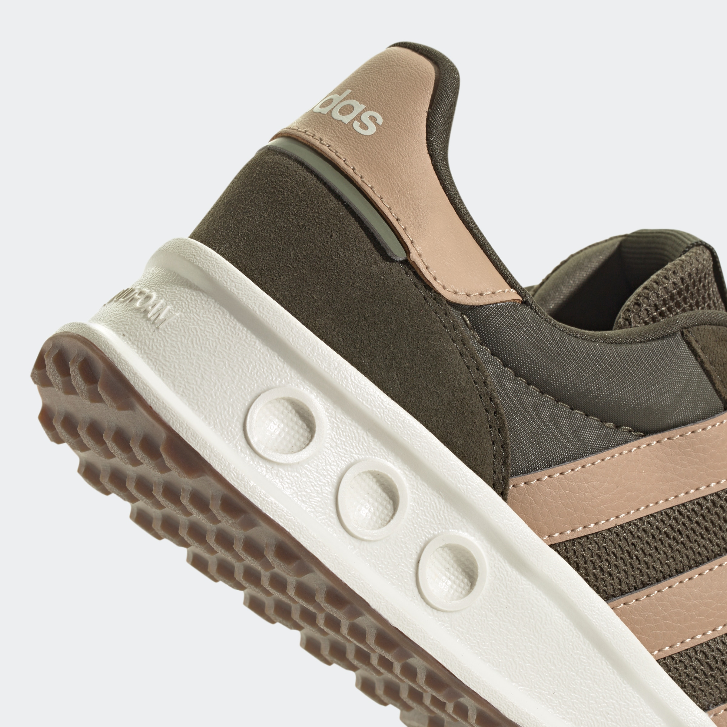 adidas Sportswear Sneaker »RUN 84«, inspiriert vom Design des adidas LA Trainer