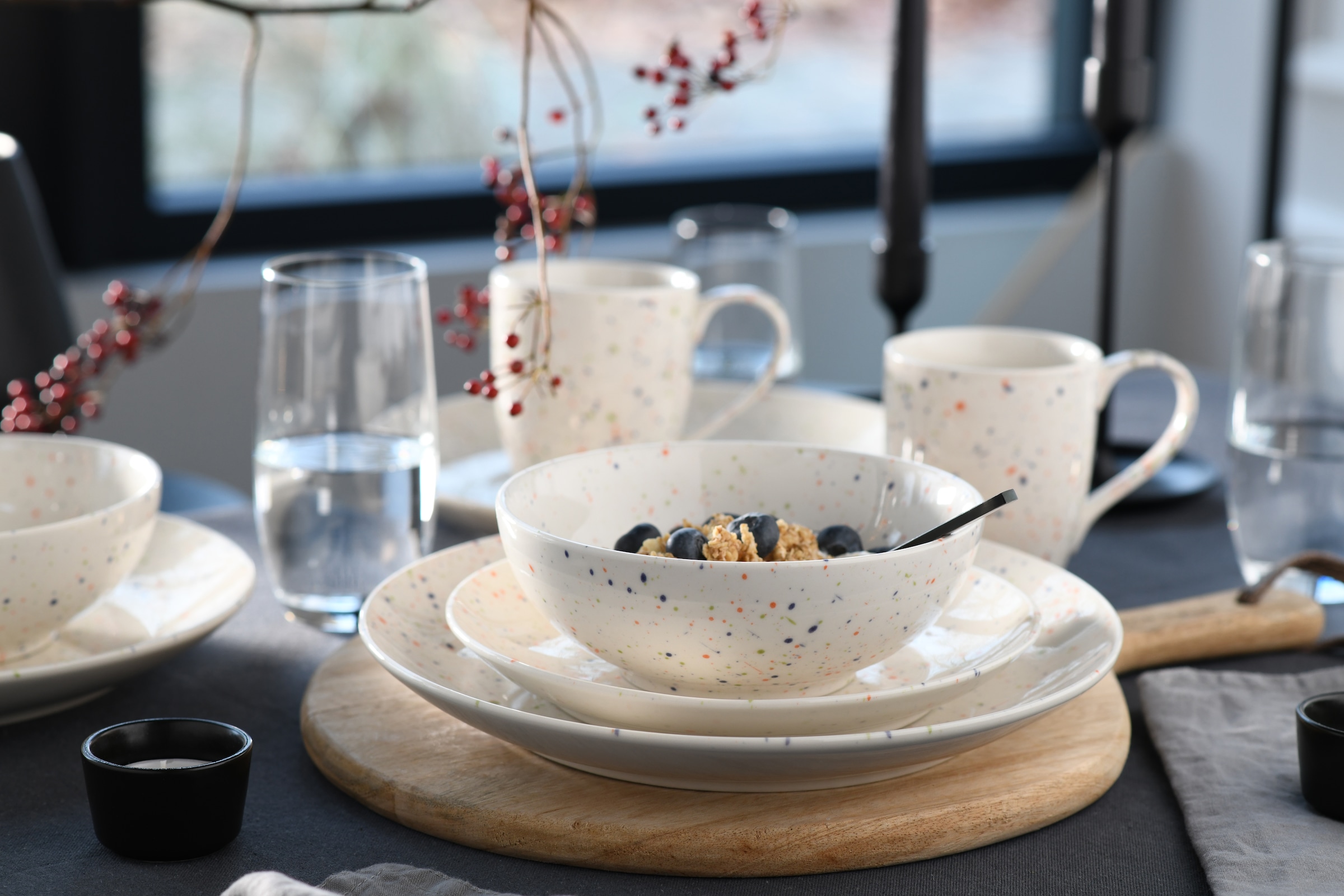 CreaTable Teller-Set »Confetti, Teller Set 12-tlg.« Unregelmäßige bunte Punkte, Gute Laune Geschirr, Frisch, Freundlich