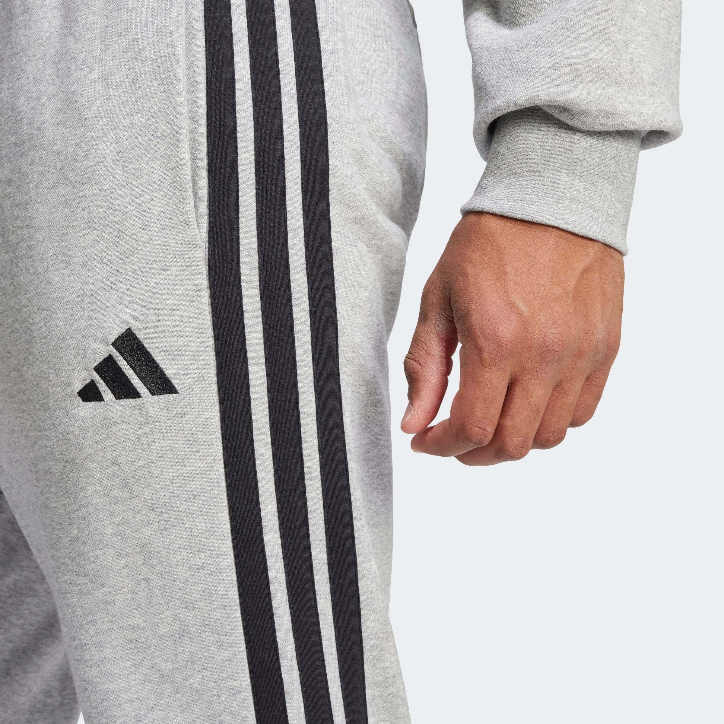 adidas Sportswear Sporthose »M 3S FT TC PT«, (1 tlg.), Jogginghose aus weichem French Terry Material