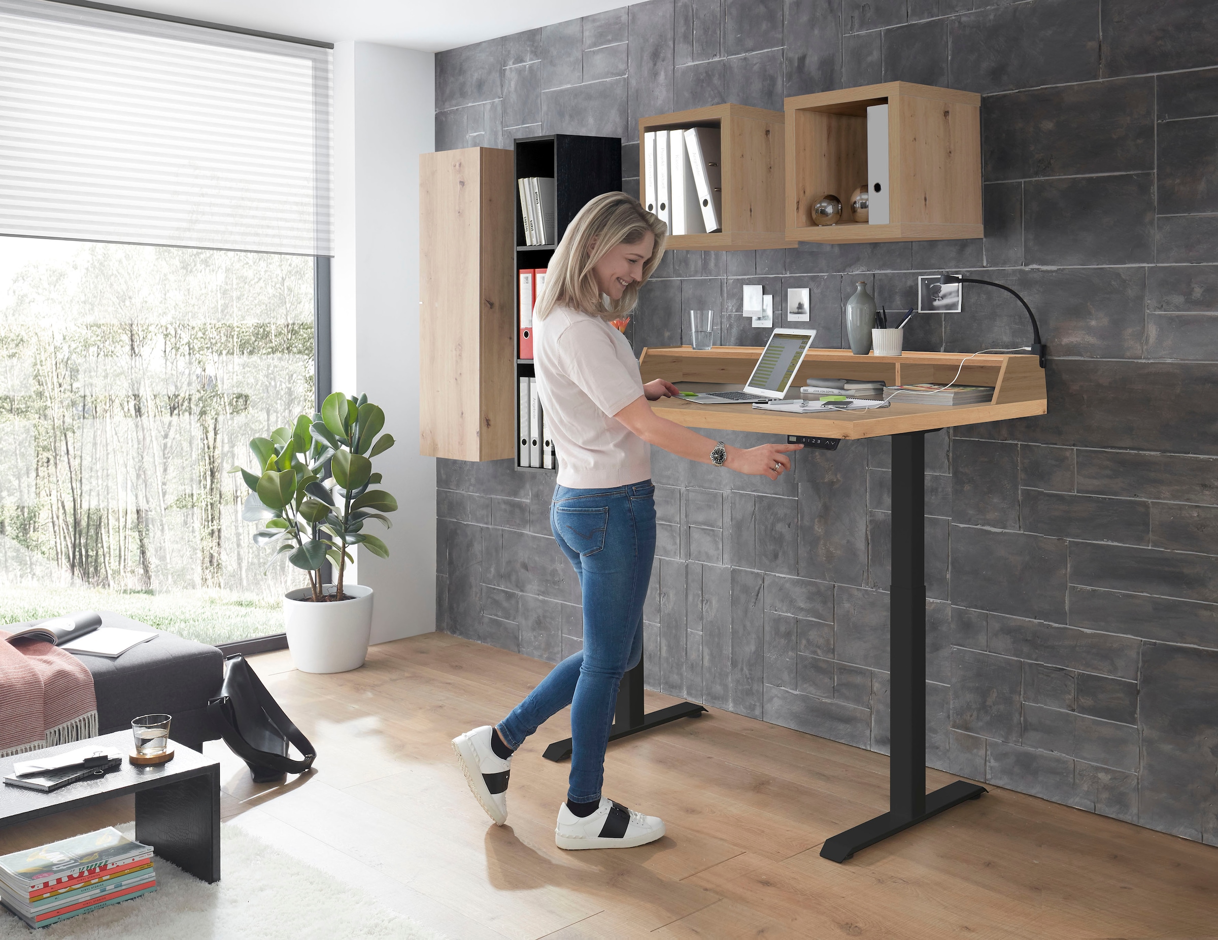 Mäusbacher Schreibtisch, Breite 120 cm, elektrisch höhenverstellbar, asteiche
