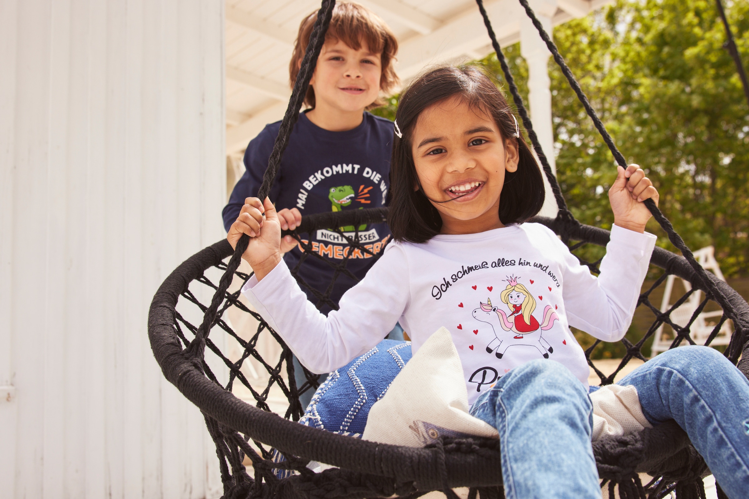 KIDSWORLD Stretch-Jeans »für kleine Mädchen«, mit toller Stickerei  bestellen bei OTTO