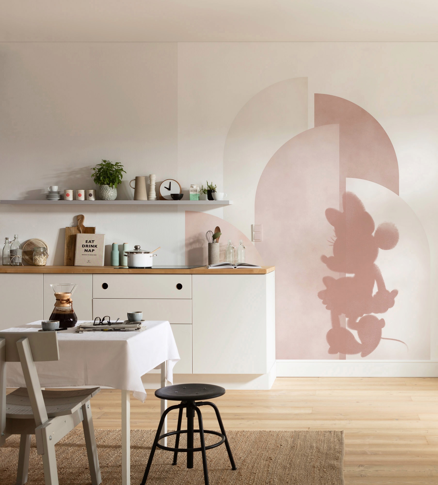 Komar Vliestapete »Digitaldruck Vlies - Minnie Creative Aesthetic - Größe 250 x 280 cm«, bedruckt, Kinderzimmer
