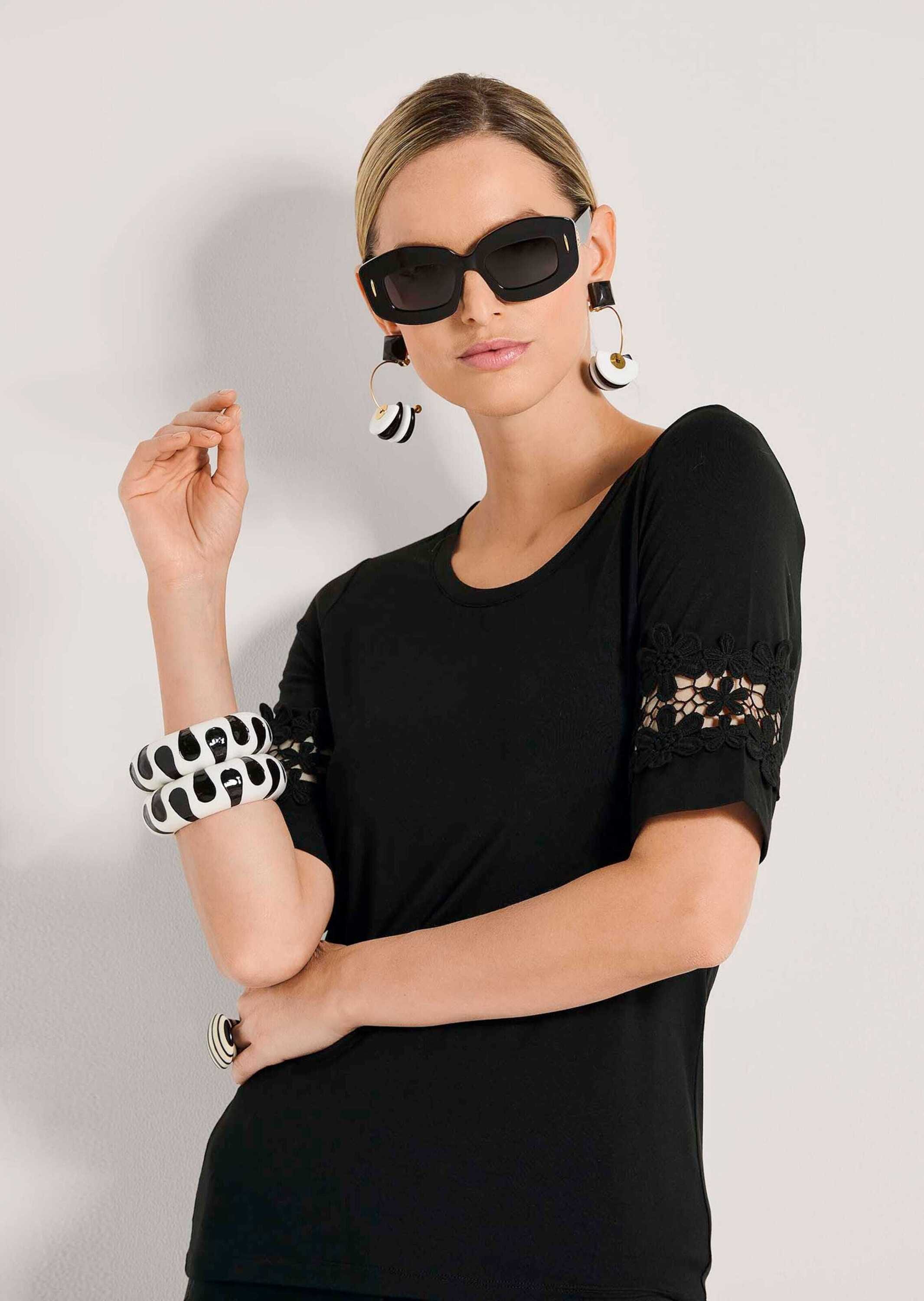 MADELEINE Kurzarmshirt »Shirt Sommerliches Shirt mit Spitzendetail«