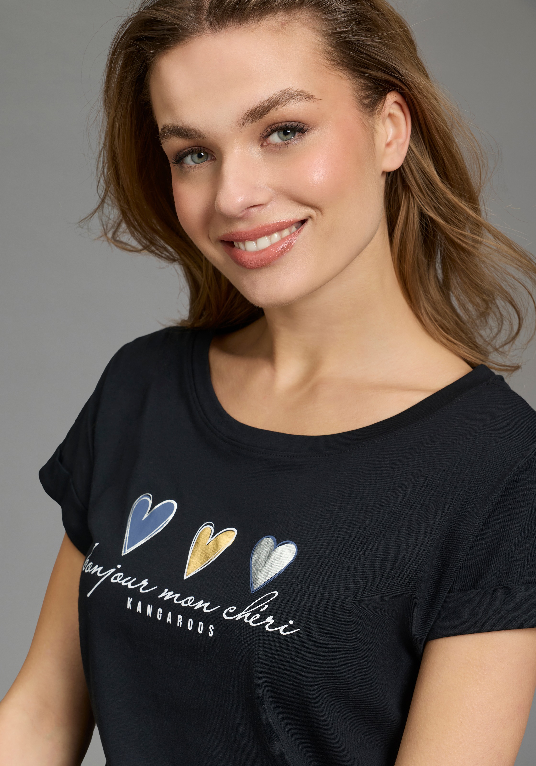 KangaROOS Kurzarmshirt mit süßen Herz-Logodruck