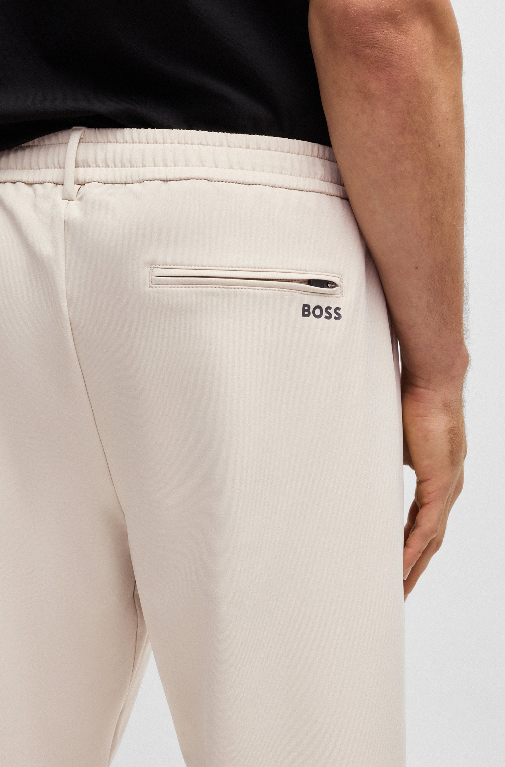 BOSS GREEN Webhose »T_Convert-Pleat«, mit Zugbund und Markenlabel