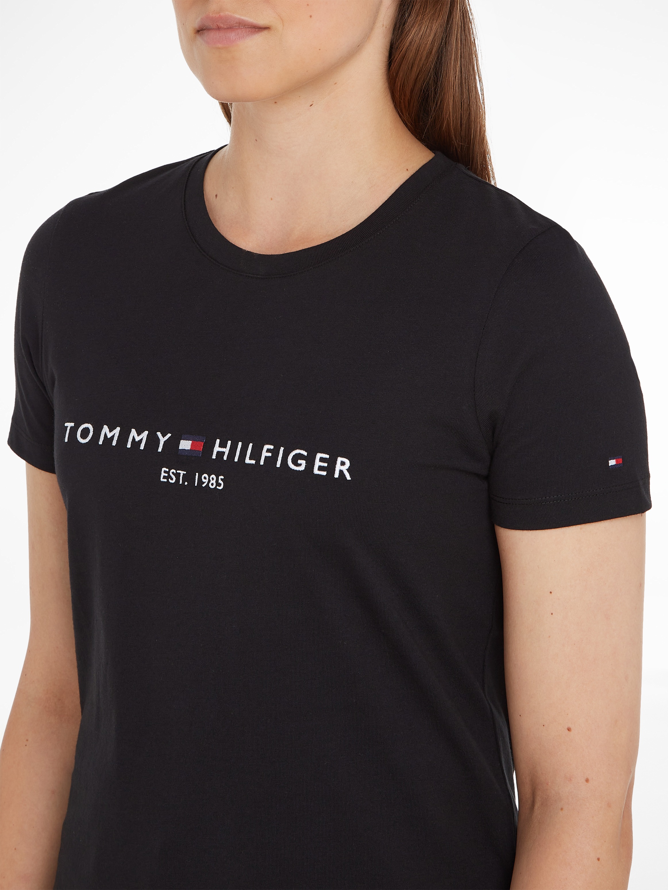 Tommy Hilfiger Rundhalsshirt »HERITAGE HILFIGER C-NK REG TEE«, mit gesticktem Tommy Hilfiger Linear Logo-Schriftzug