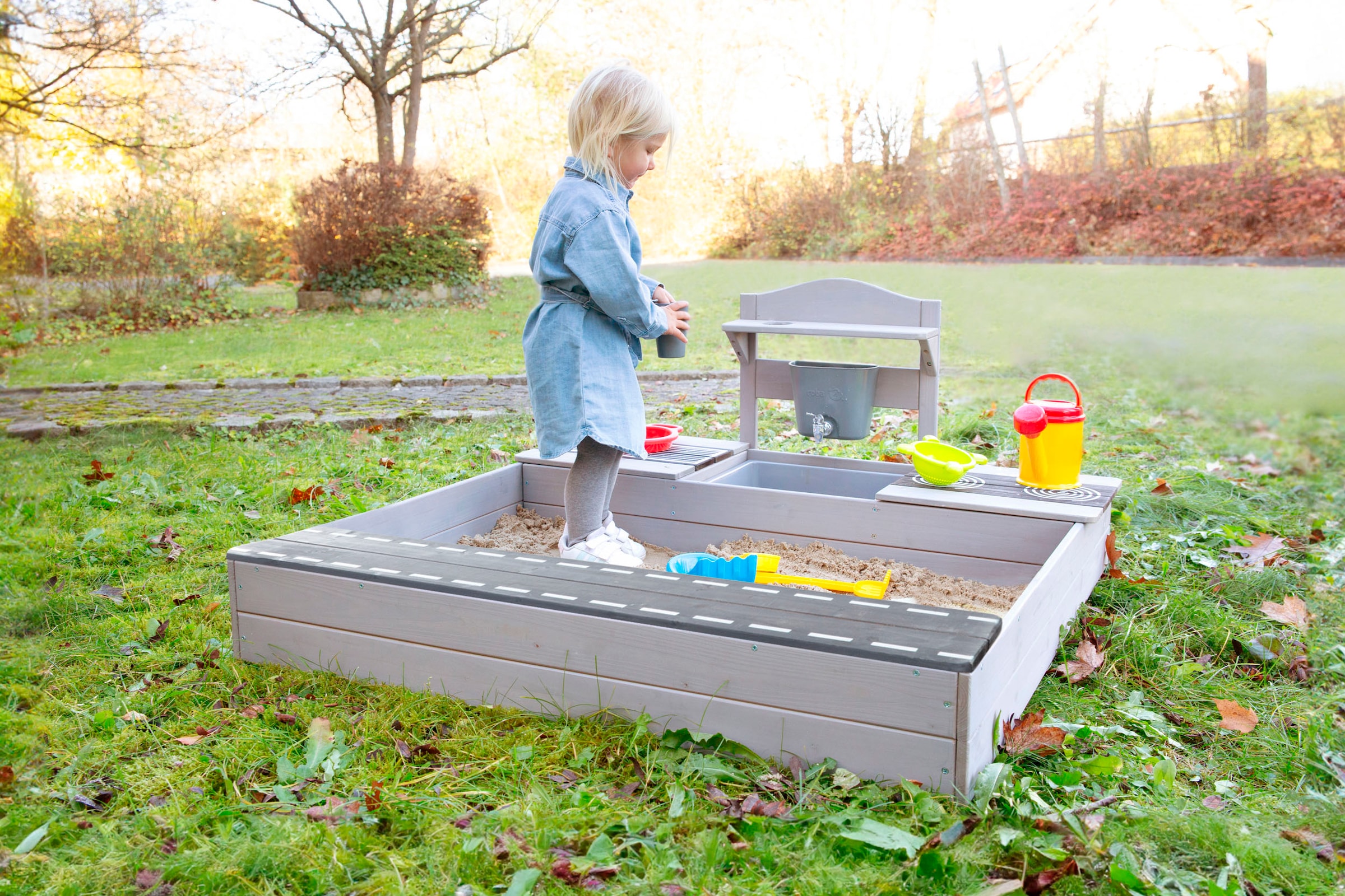 roba® Sandkasten »117 x 118 x 54 cm, mit Matschküche, grau«, FSC® - schützt Wald