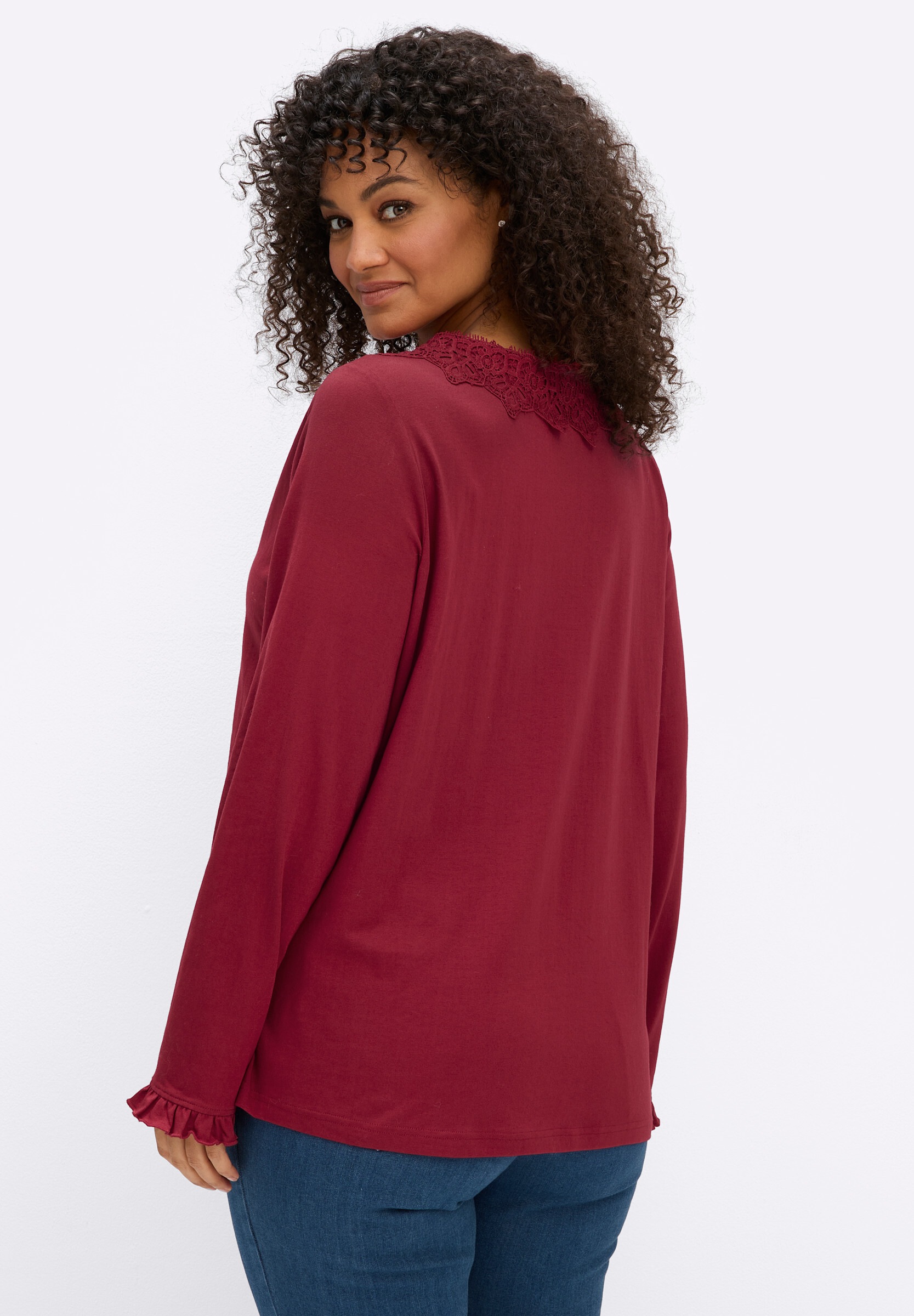 sheego by Joe Browns Spitzenshirt »Langarm-Shirt Langarmshirt mit Spitze am V-Ausschnitt«
