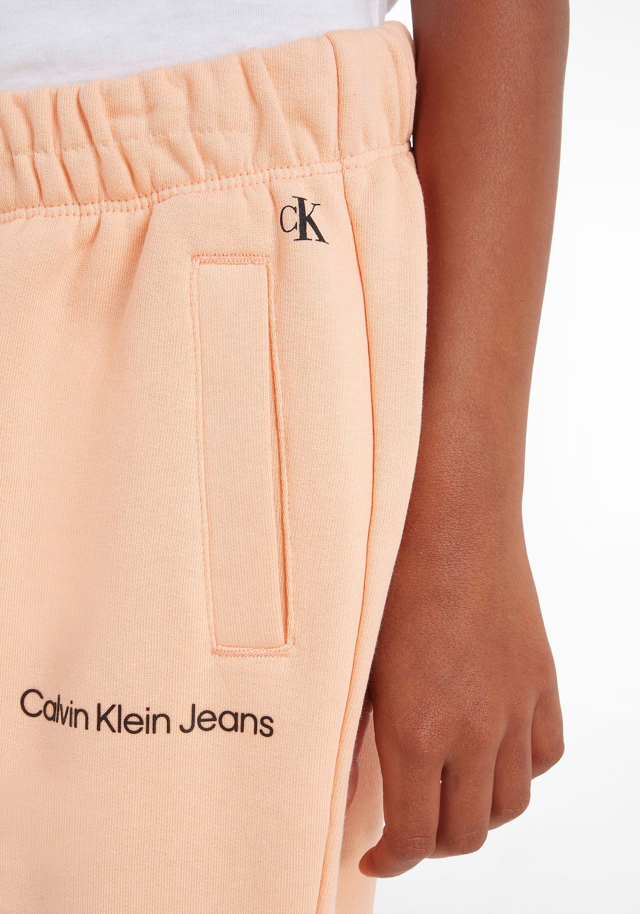 kaufen Calvin Sweathose, Klein Klein MiniMe,mit Kinder Calvin Kids Jeans auf Bein dem Junior bei OTTO Logoschriftzug