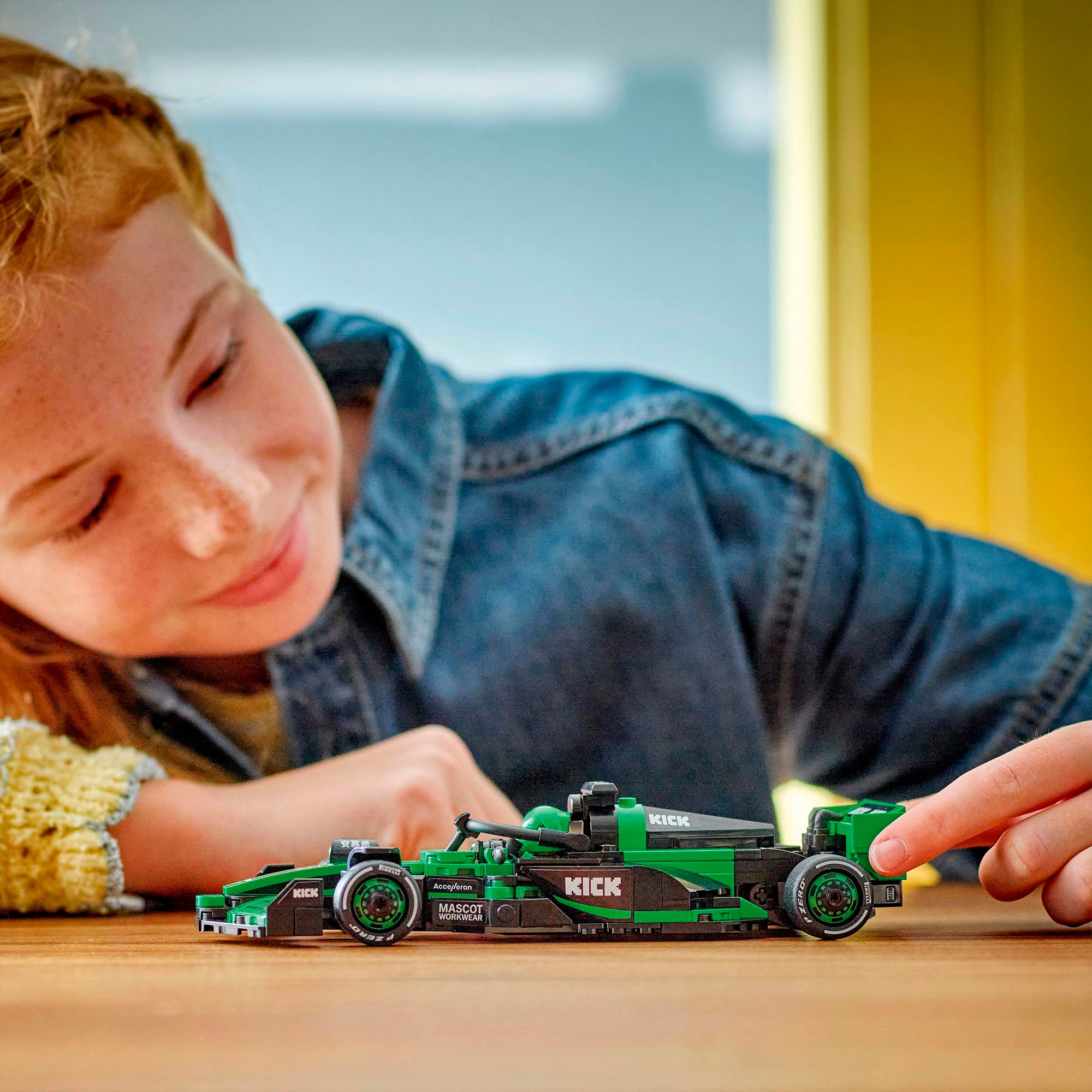 LEGO® Konstruktionsspielsteine »KICK Sauber F1® Team C44 Rennauto (77247), LEGO® Speed Champions«, (259 St.), Made in Europe