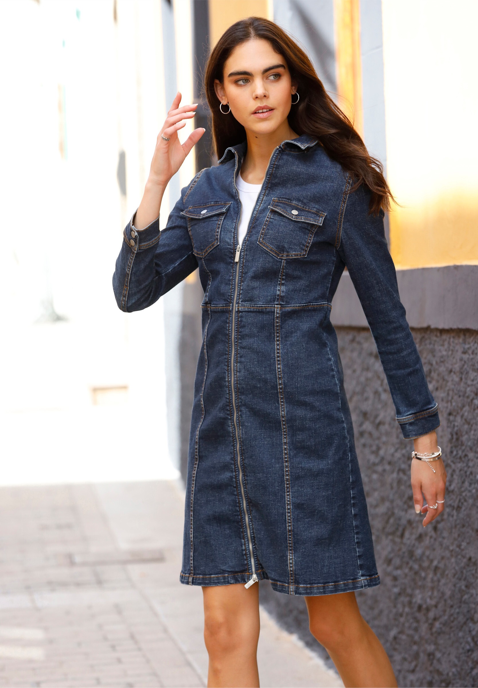 heine Jeanskleid »Jeans-Kleid Jeanskleid mit Hemdkragen« Brusttasche