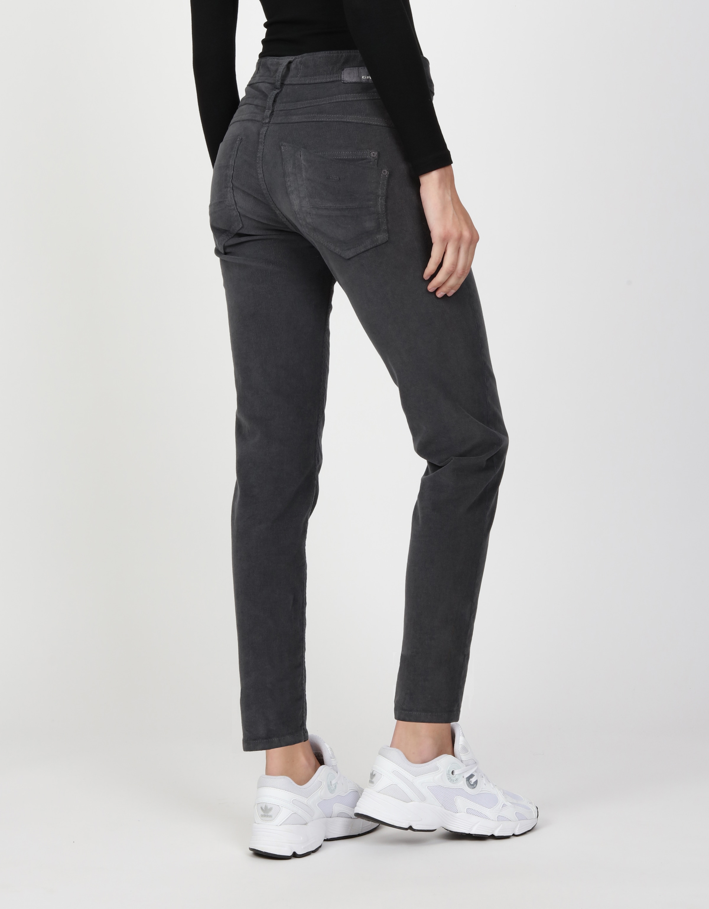 GANG Cordhose »94AMELIE CROPPED«, mit doppelter rechter Gesäßtasche
