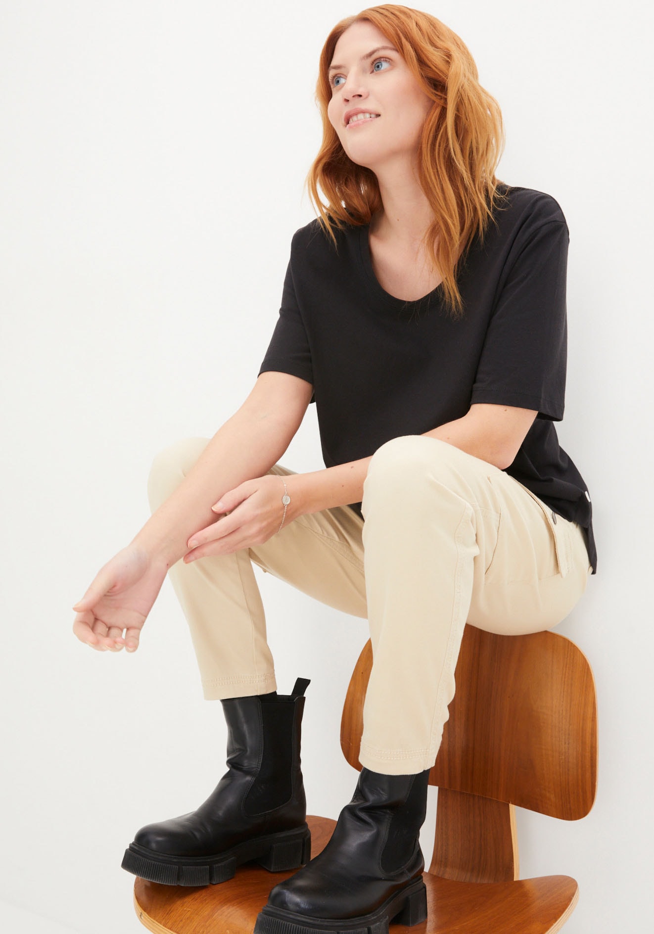 bonprix T-Shirt Oversize-Passform, Halbarm, mit tollem Knopfdetail