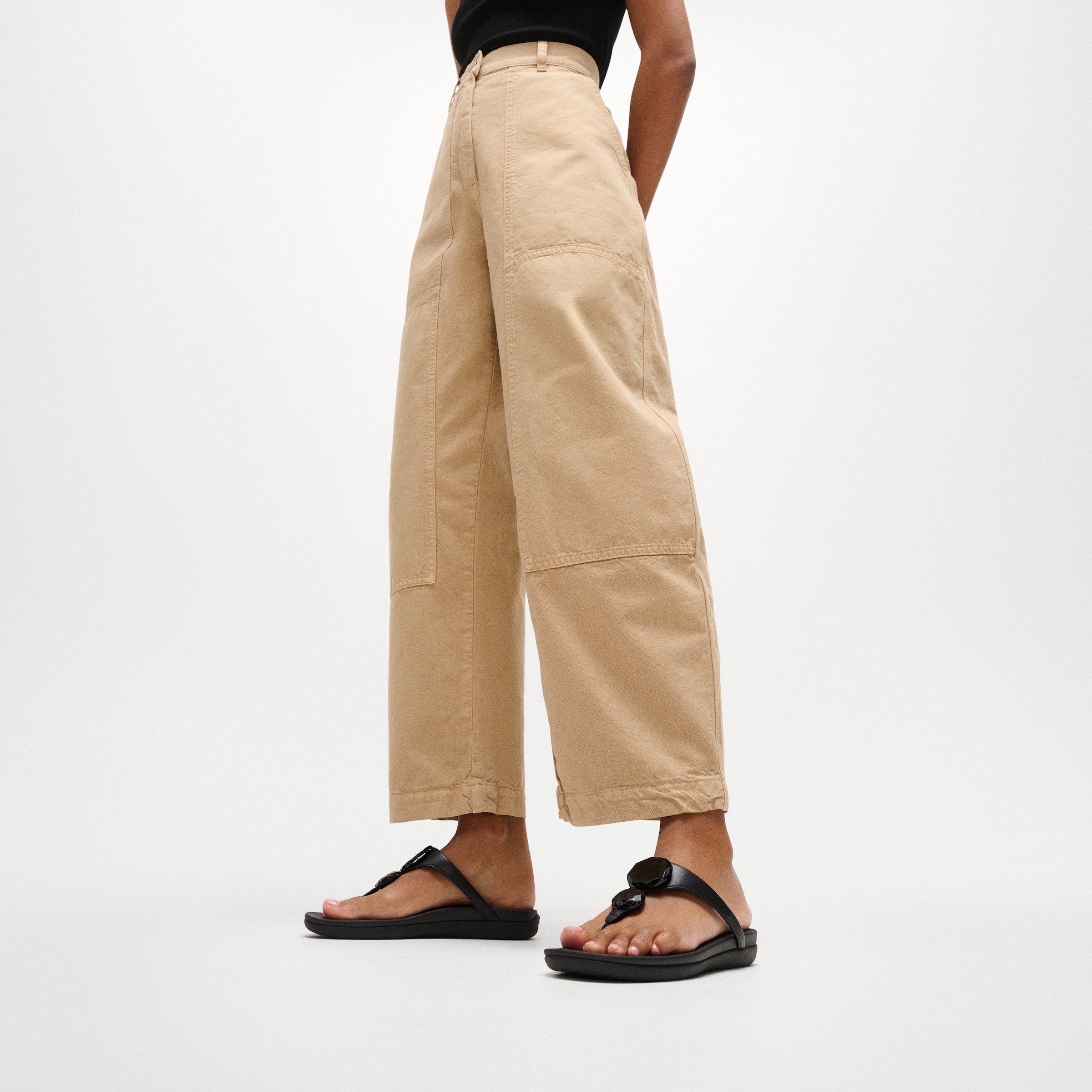 Fitflop Zehentrenner »SOLAY GLOSSY-DISC TOE-POST SANDALS«  Dianette, Sommerschuh mit Metallic Detail