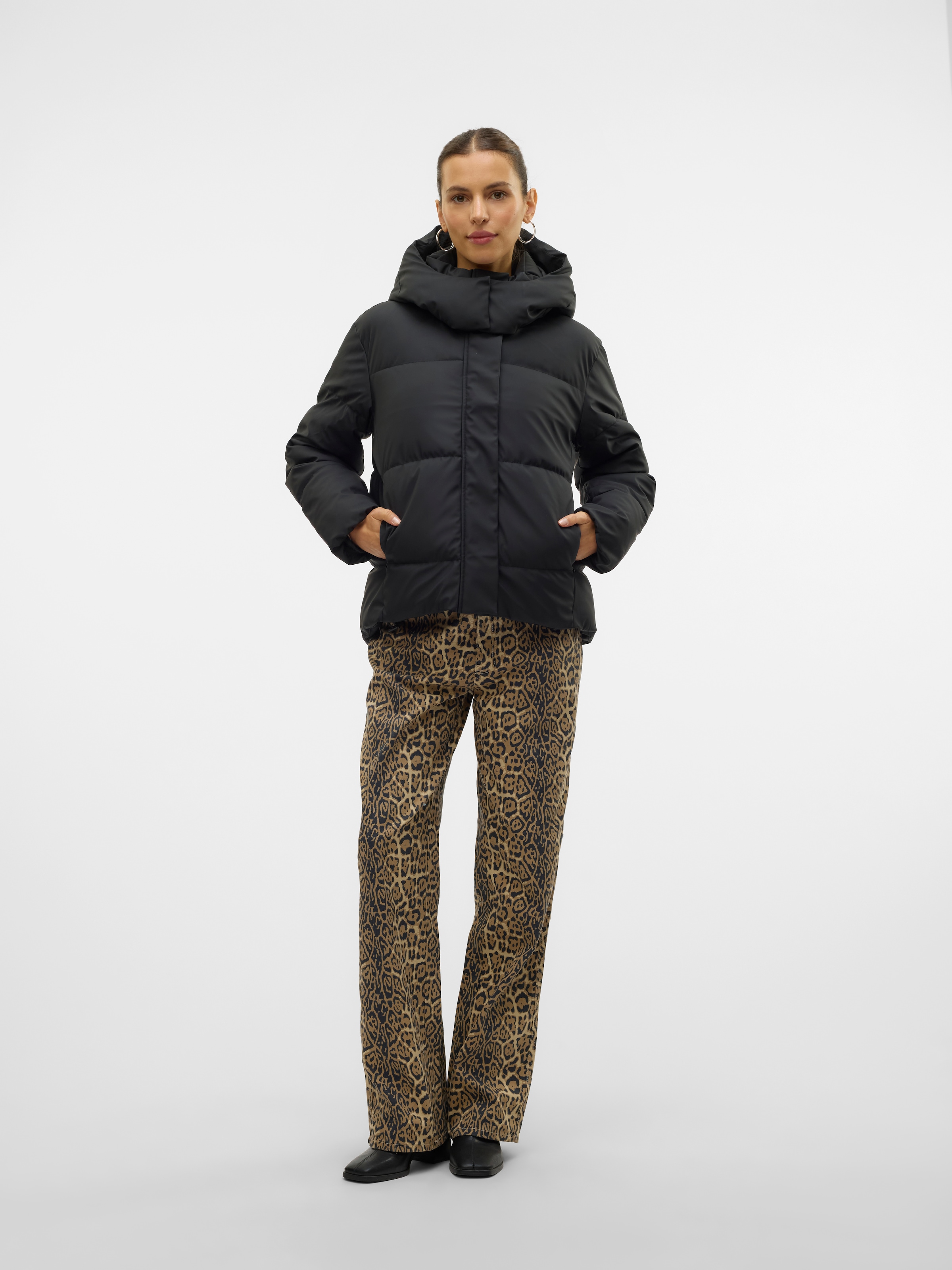 Vero Moda Steppjacke »VMGRETAKYLIE SHORT COATED JACKET NOOS«, mit Kapuze