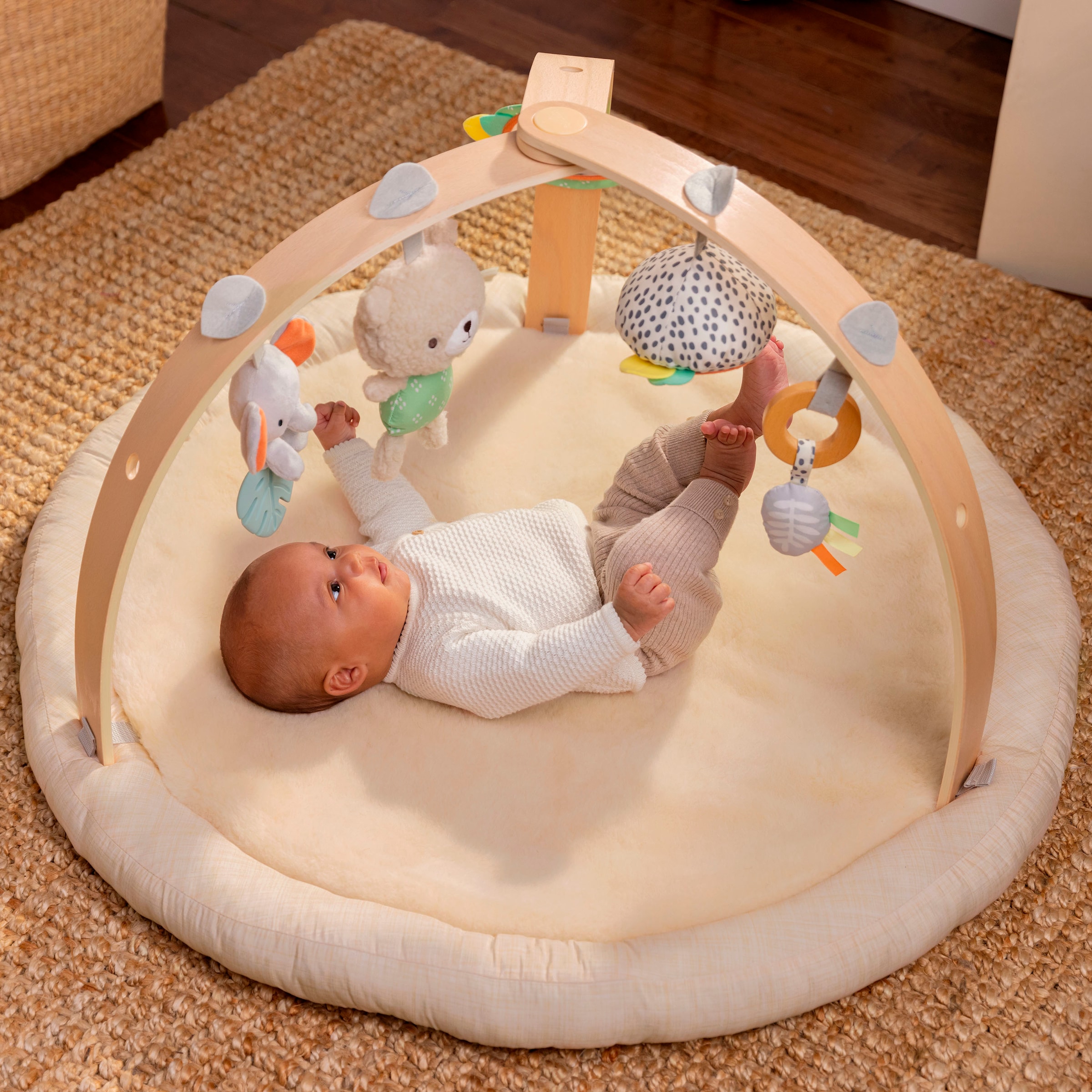 ingenuity Spielbogen »Every Season™ Plush Lambswool Activity Gym«