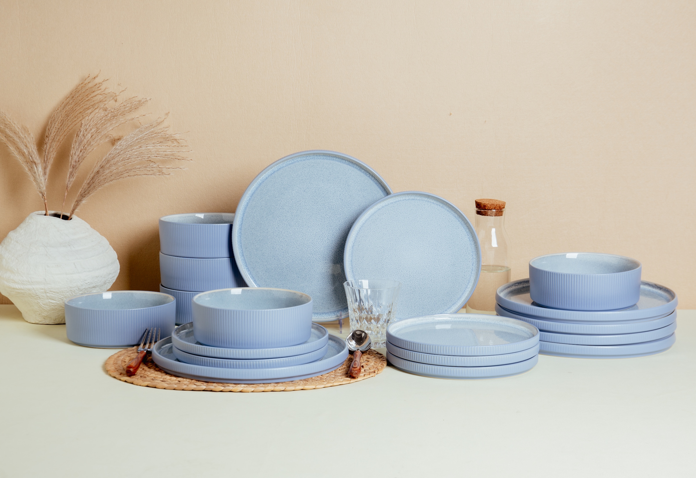 OTTO home Geschirr-Set »Ylvii, außen matt, innen reaktiv glasiert« Riffeloptik, spülmaschinenfest und mikrowellengeeignet