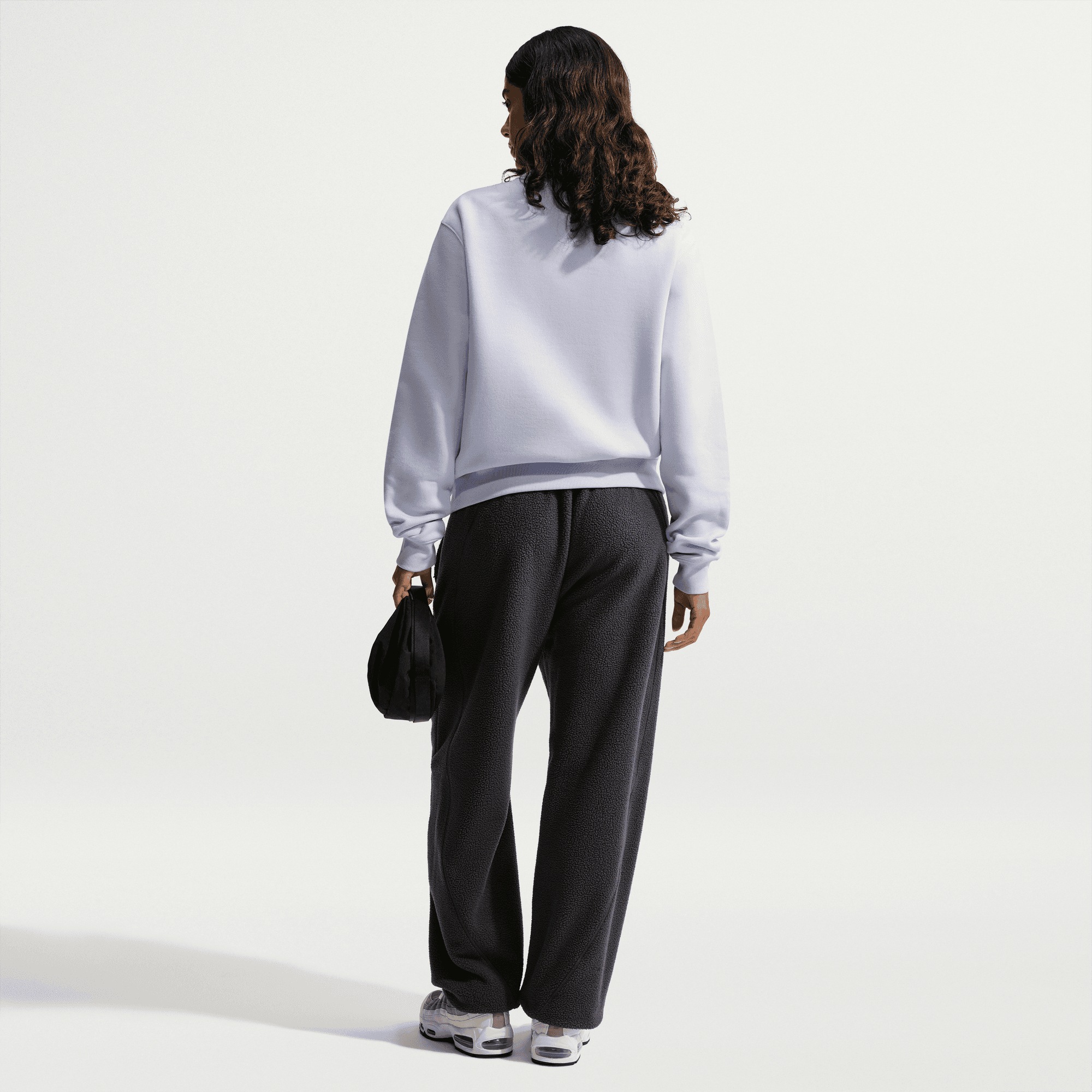 Nike Sportswear Plüschhose »W NK CHILL POLAR FLC PANT«  mit elastischem Bund, auch in großen Größen