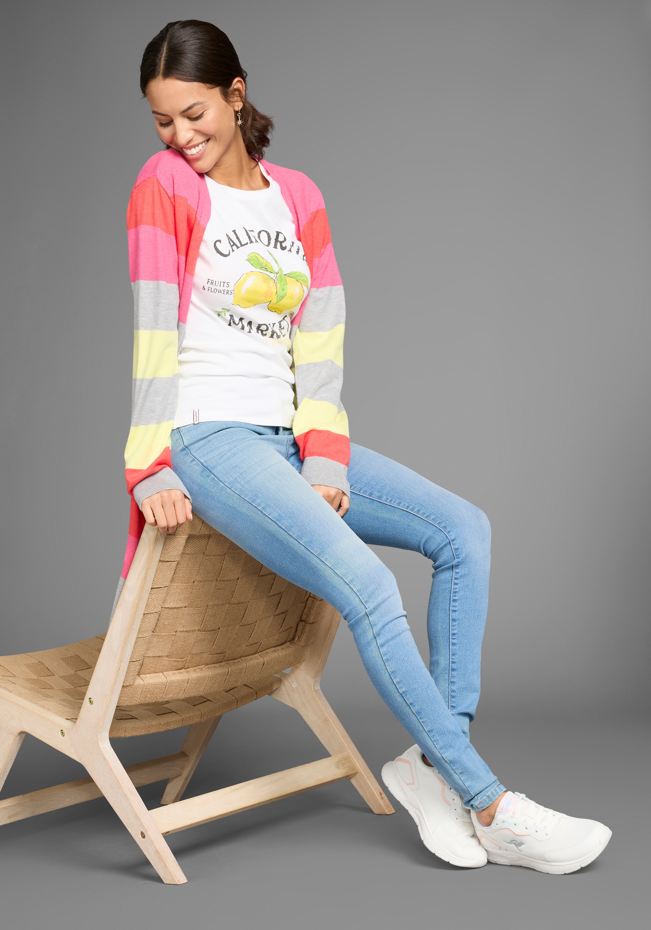 KangaROOS Longstrickjacke, mit bunten Streifen