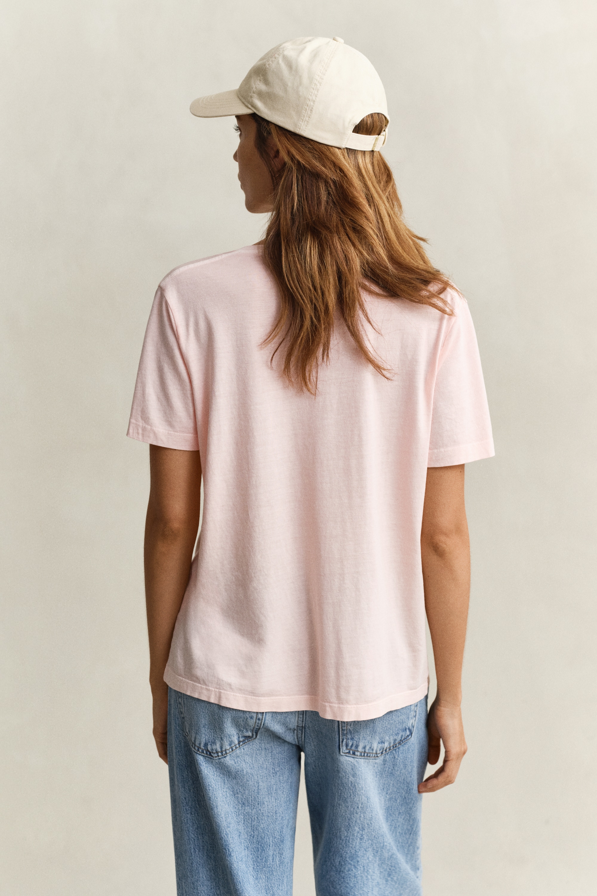 Gant T-Shirt »REGULAR WASHED SHIELD V-NECK« Regular fit mit V-Ausschnitt