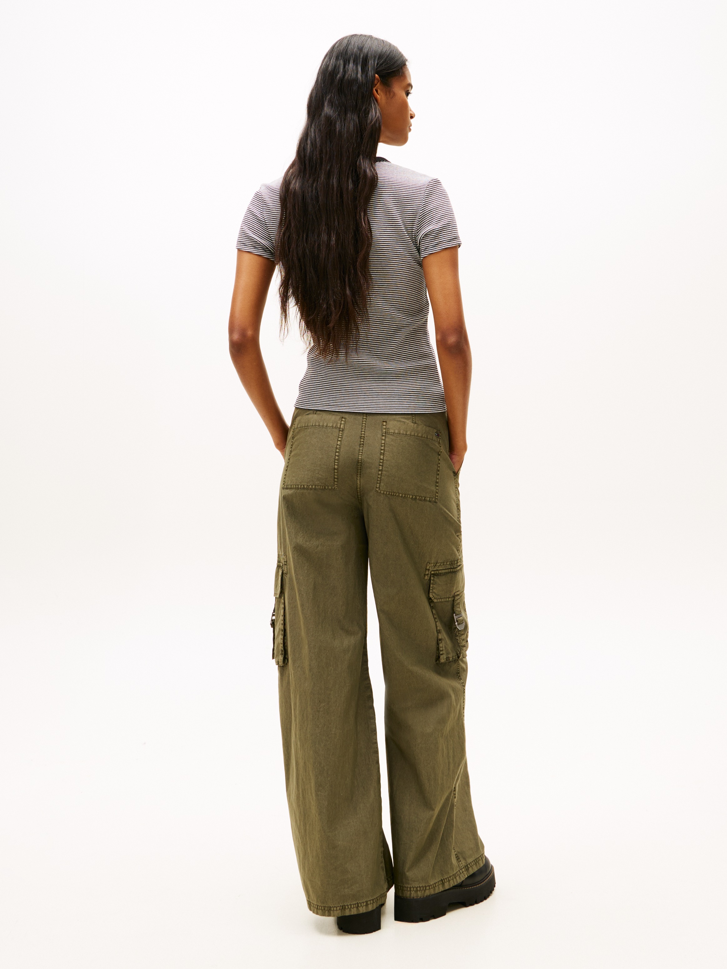 Tommy Jeans Kurzarmshirt »TJW ESSENTIAL RIB SHORT SLEEVE EXT« Baumwollmischung in gerippter Struktur, Slim Fit