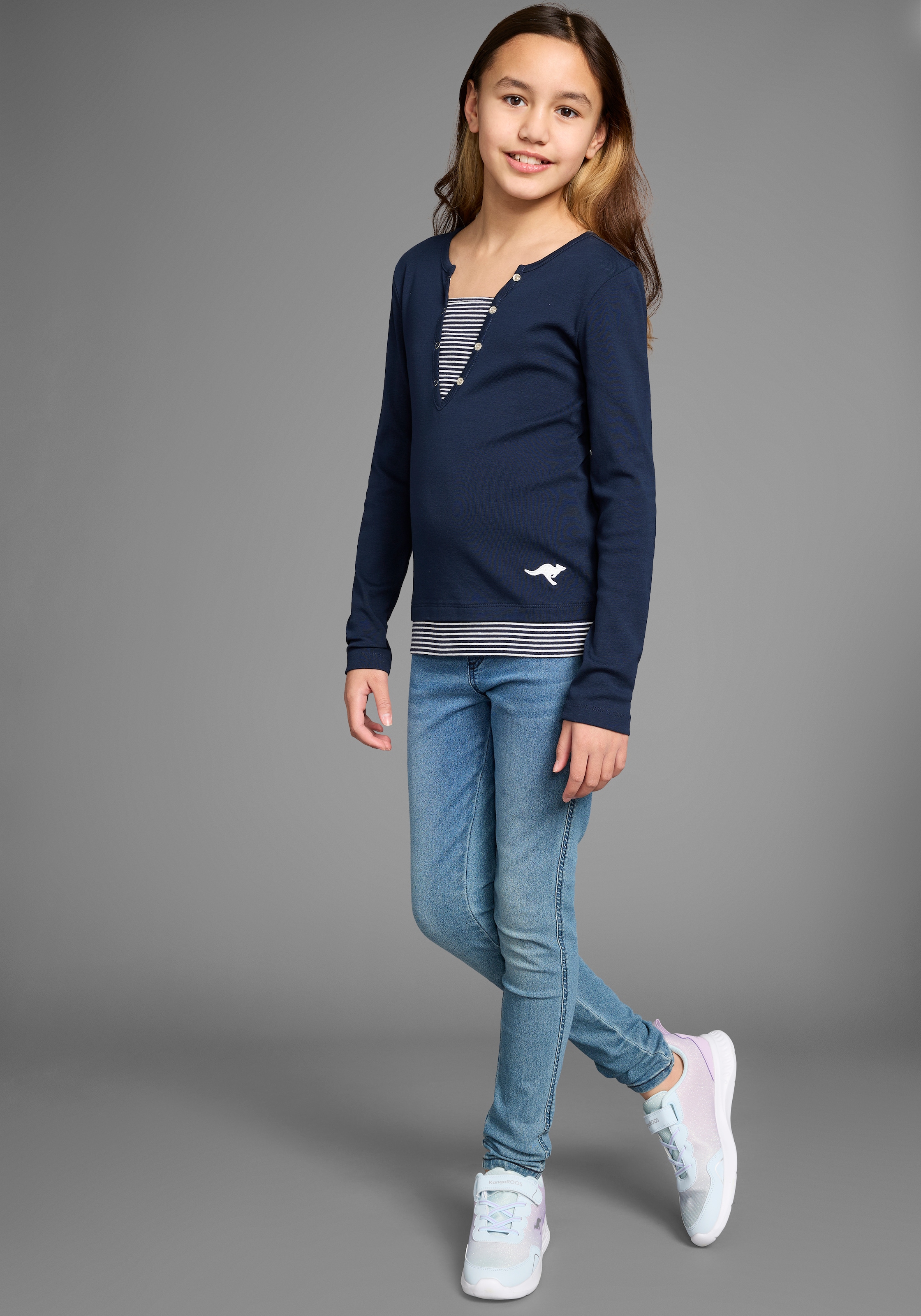 KangaROOS Langarmshirt »Ripp-Shirt in Lagenoptik«, modische Auschnitt-Details