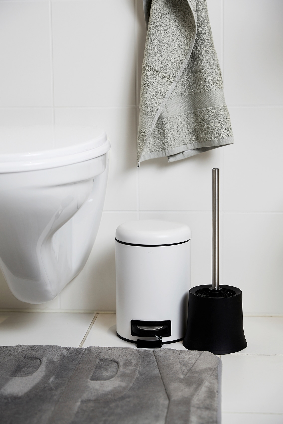 WENKO WC-Garnitur »Basic Schwarz«, 1 OTTO Set, Shop Polypropylen-Edelstahl-Kunststoff, Online St., schwarz im aus