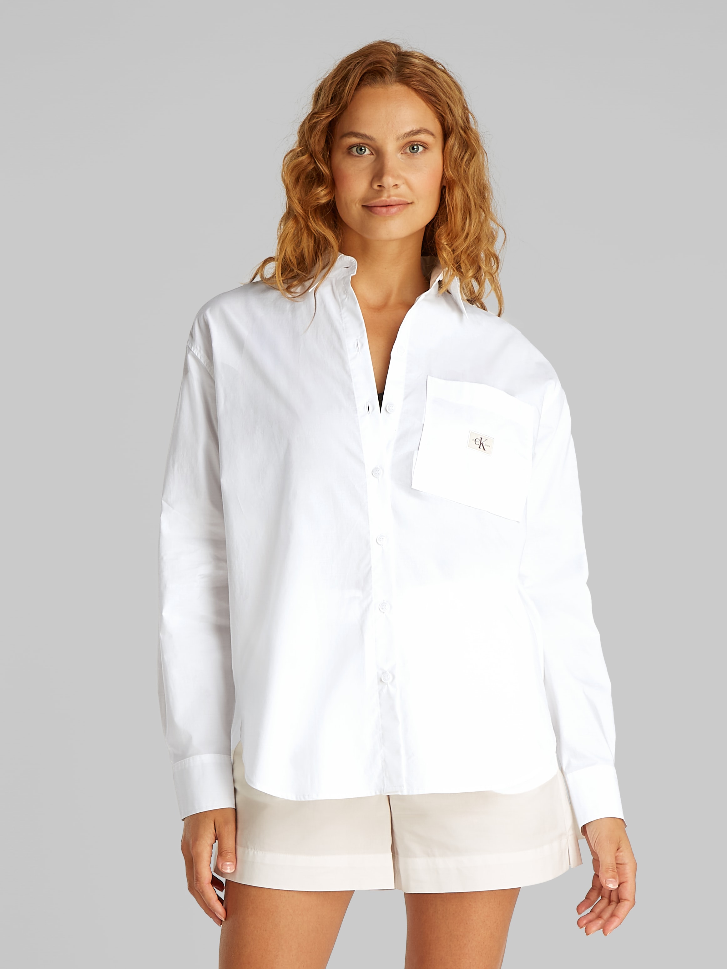 Langarmhemd »WOVEN LABEL RELAXED SHIRT«, mit Logopatch