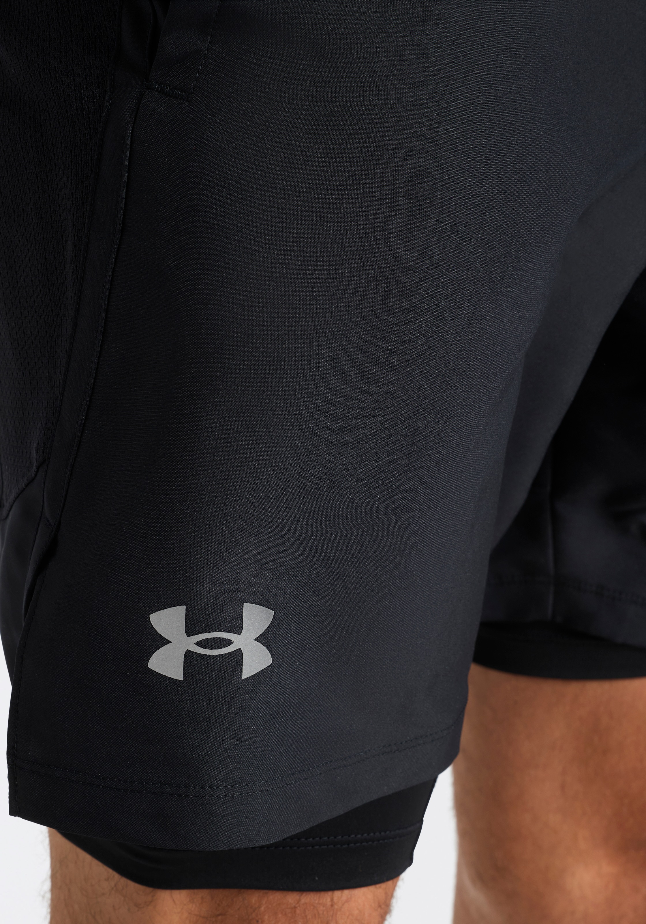 Under Armour® 2-in-1-Shorts »UA LAUNCH 7   2-IN-1 SHORTS«  für vielseitige Aktivitäten, leichtes Material