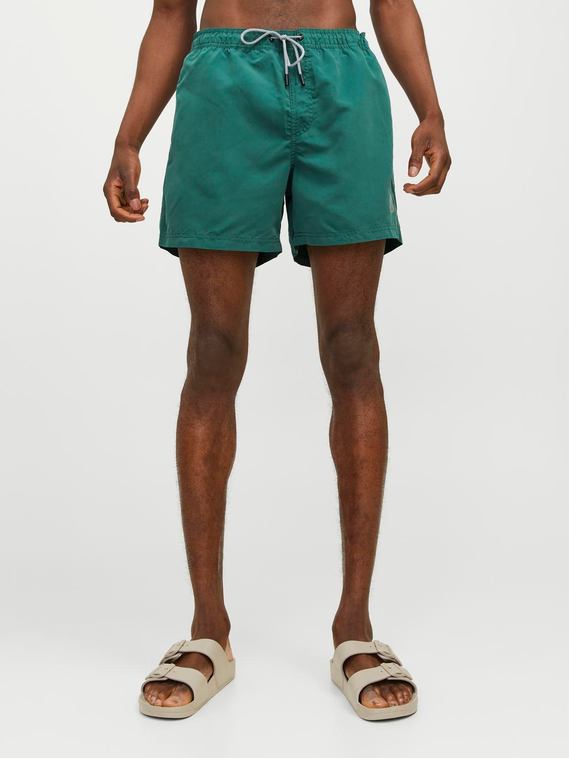 Badeshorts »JPSTFIJI JJSWIM SOLID SN LY«, schmal geschnittene Schwimm-Shorts für den...