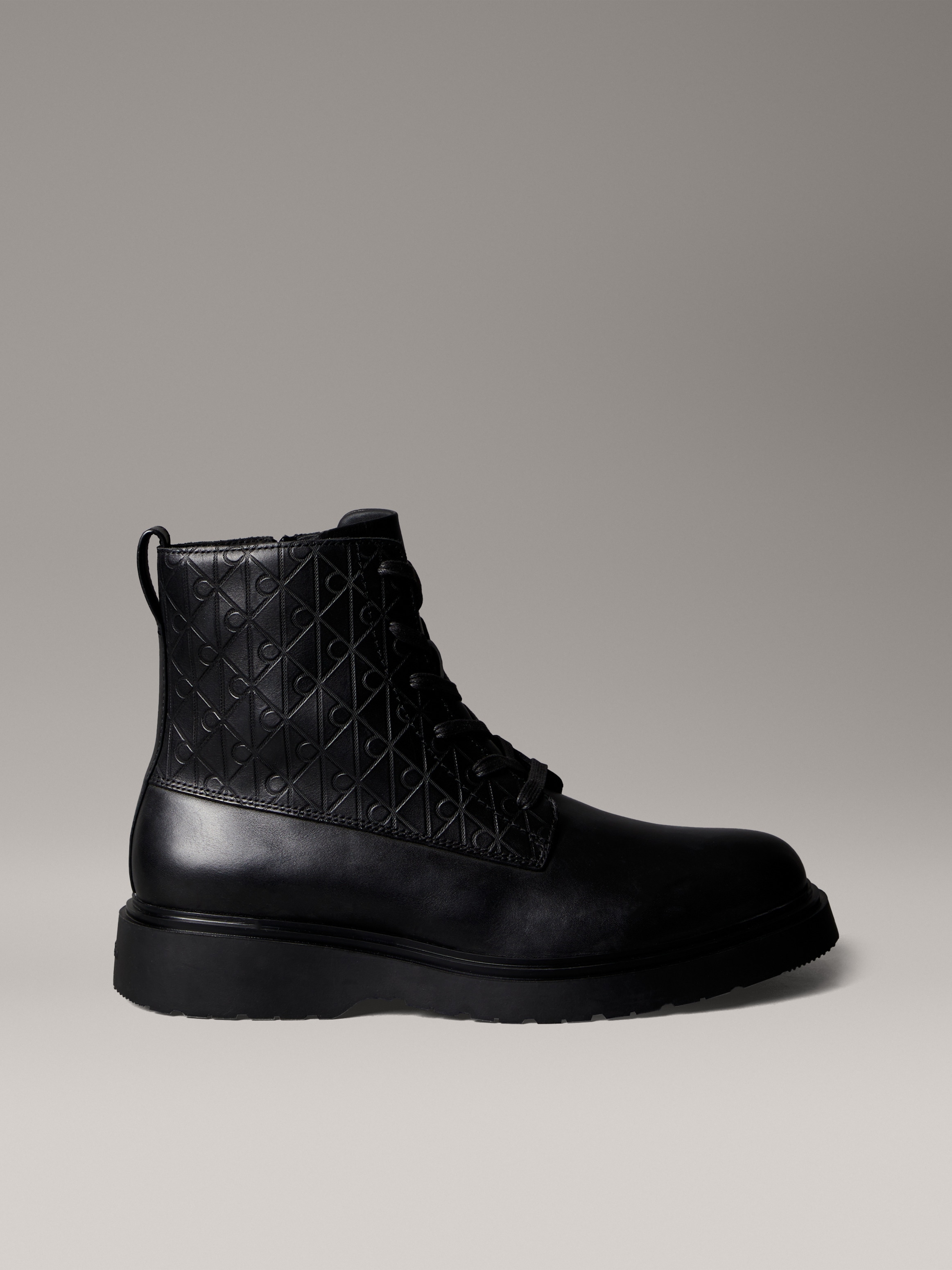Calvin Klein Schnürboots »COMBAT ESS LACE UP ZIP BOOT AOP«, Schnürstiefelette, Boots mit Monogramm-Print am Schaft