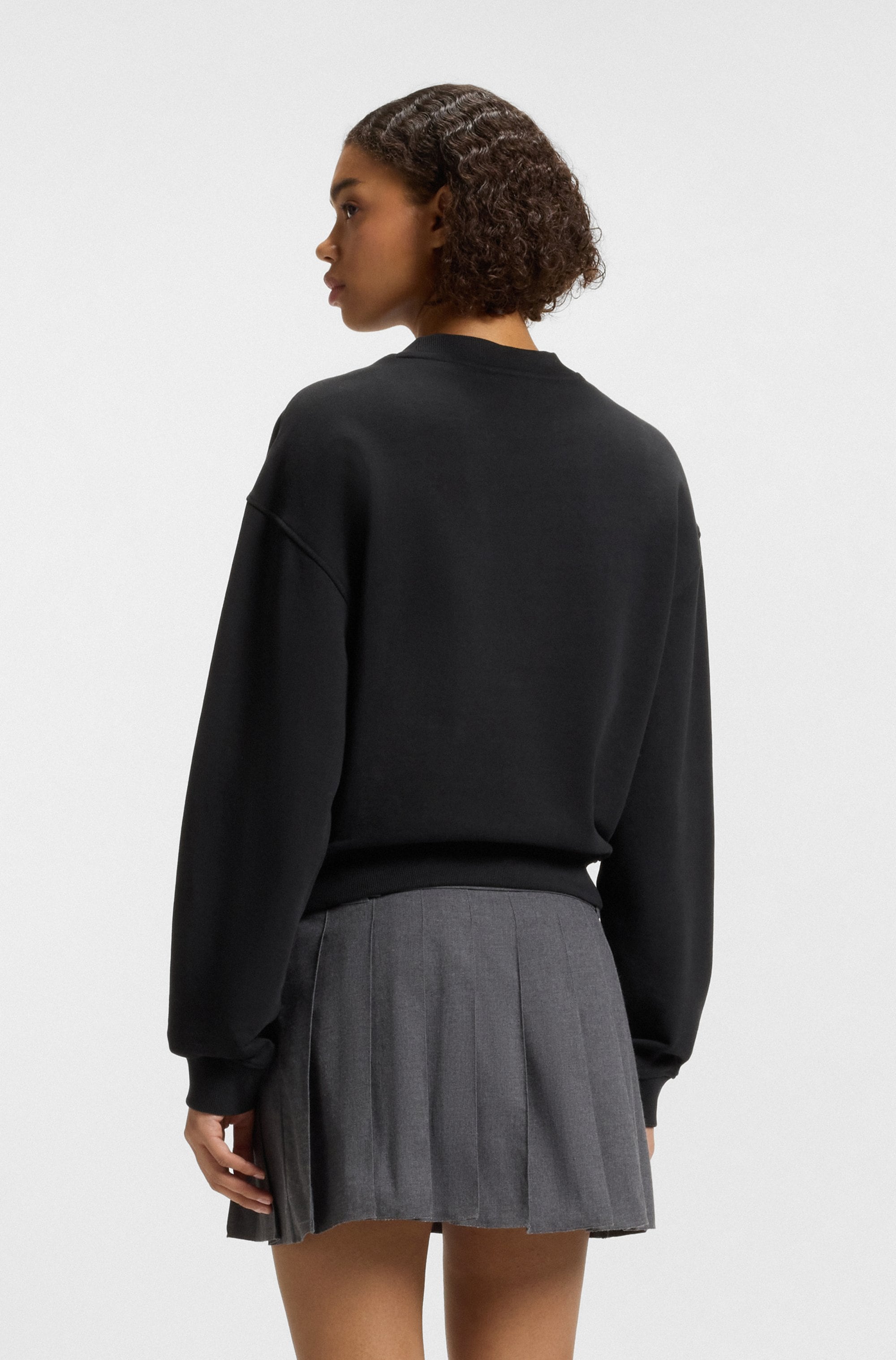 HUGO Blue Sweatshirt »Delessa«, mit Logoaufnäher