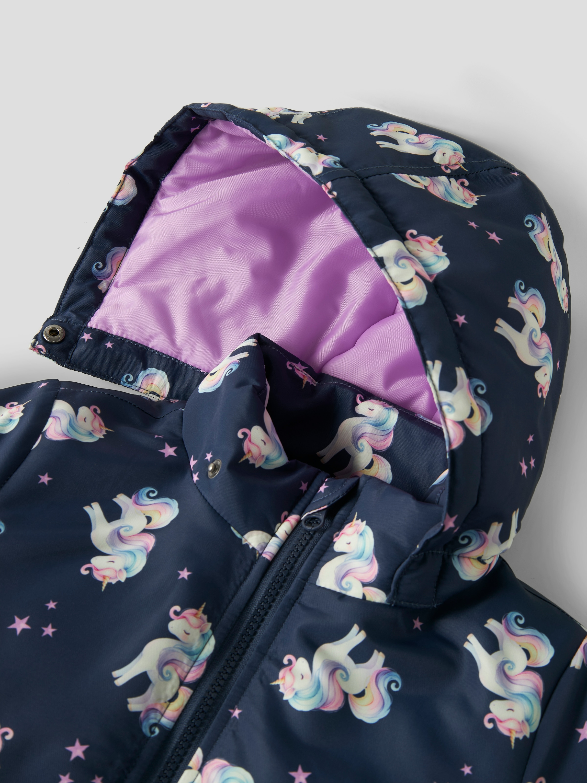 Name It Outdoorjacke »NMFMAXI JACKET PA AOP NOOS« mit Kapuze Kunstfaser, wasserabweisend, reflektierendes Detail