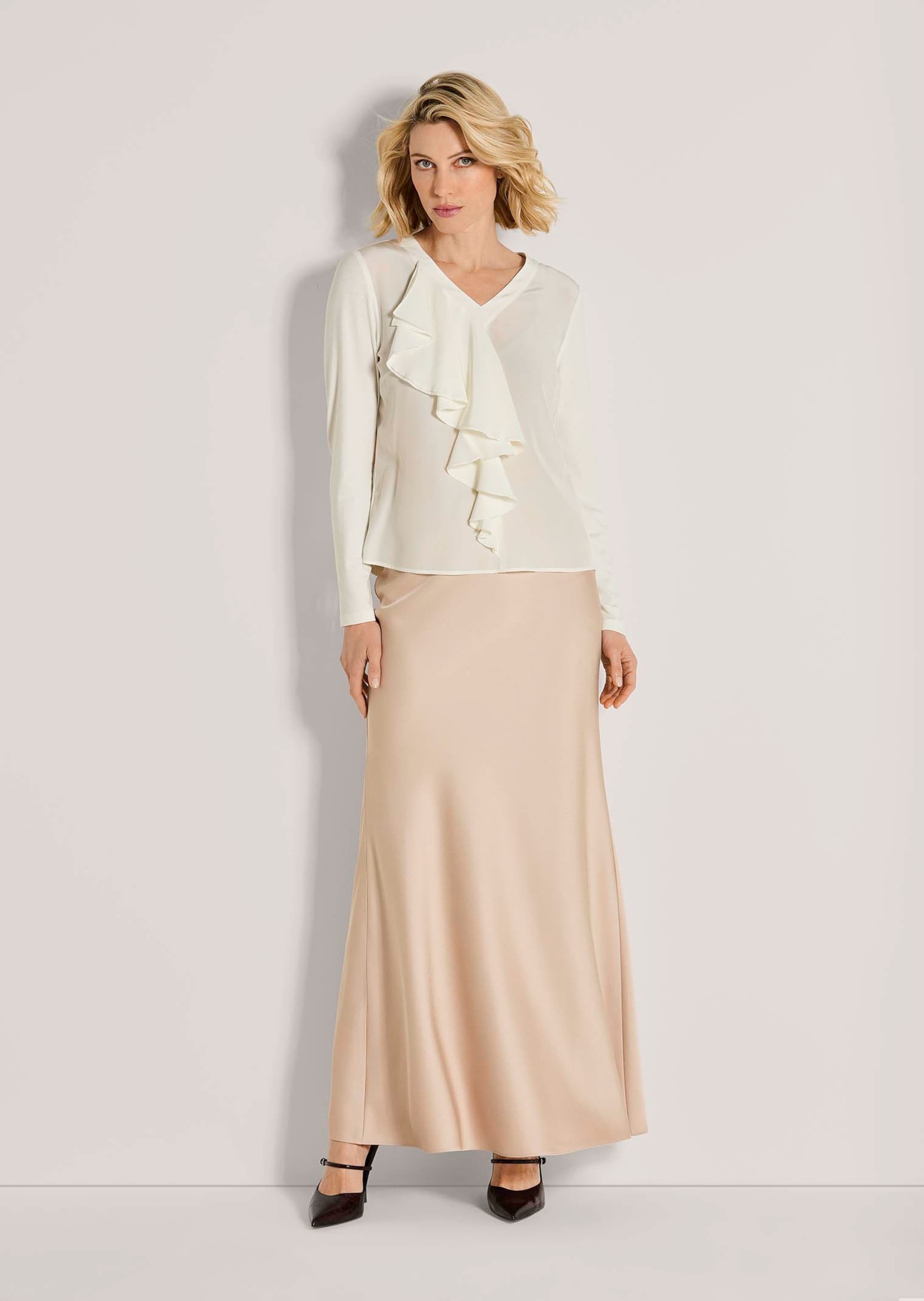 MADELEINE Langarmbluse »Volantbluse Elegante Seidenbluse mit V-Ausschnitt«