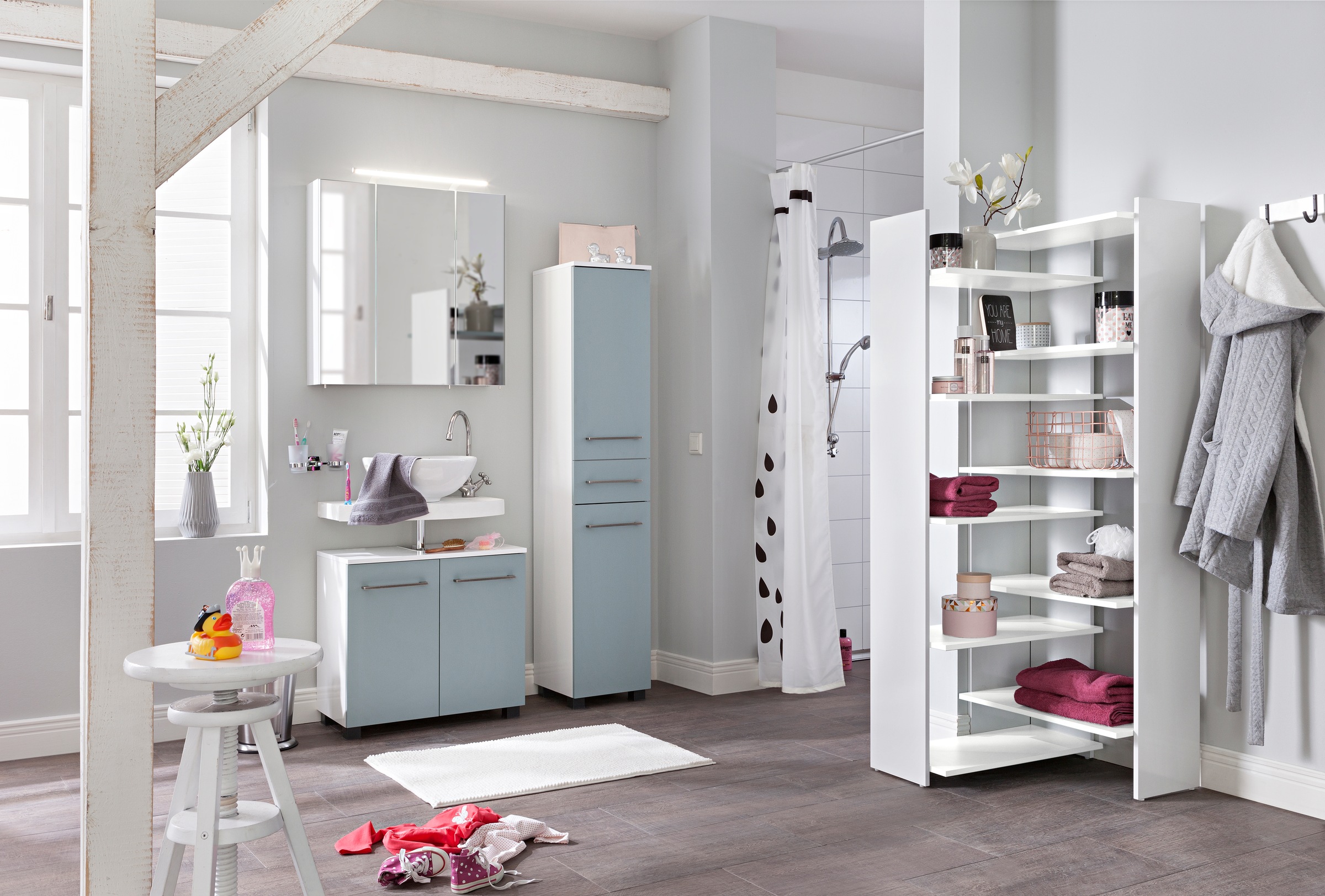 Schildmeyer Spiegelschrank »Dorina, mit höhenverstellbaren Glasböden made in Germany«, Breite 70 cm, 3-türig, LED-Beleuchtung, Schalter-/Steckdosenbox