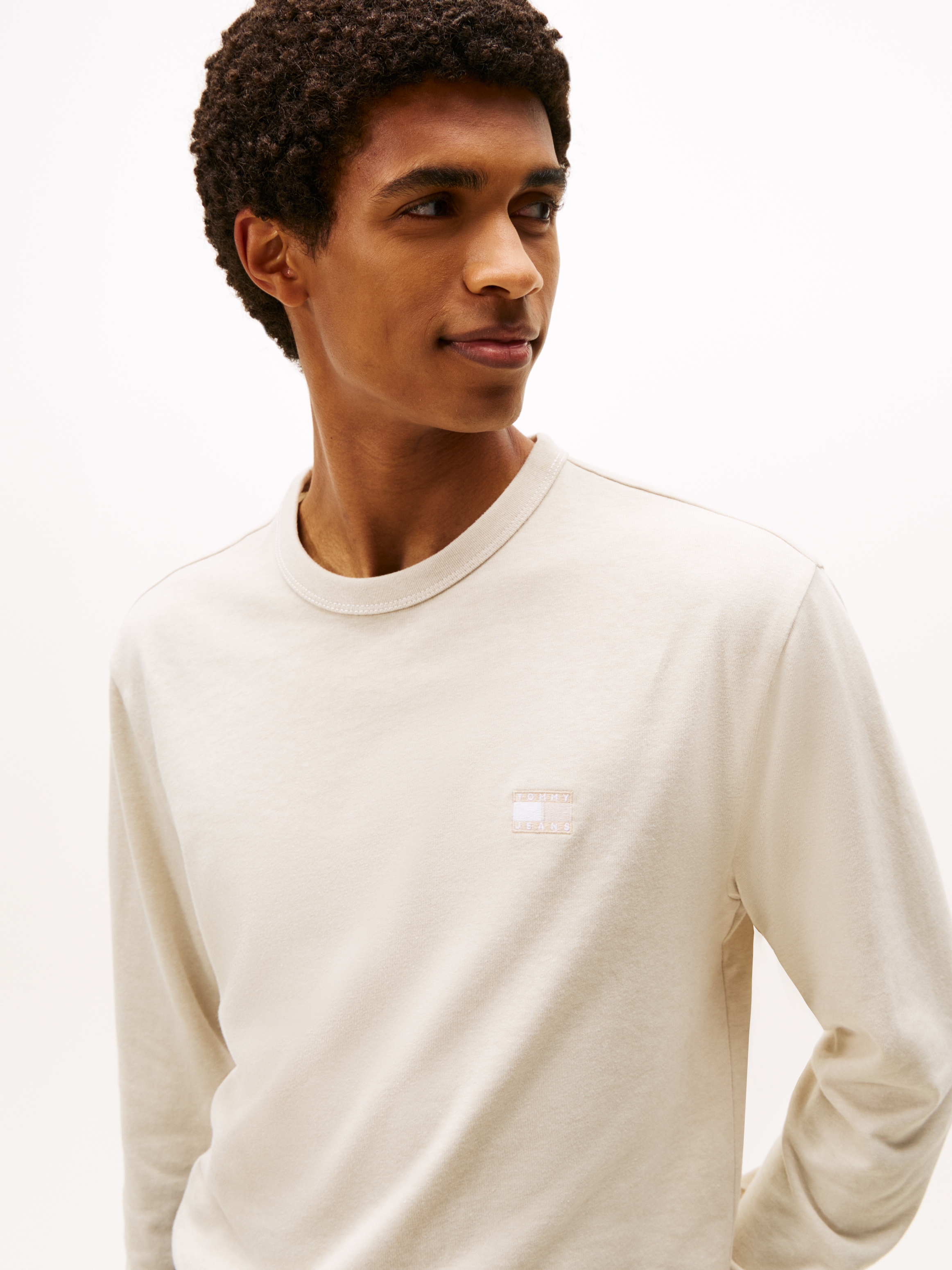 Tommy Jeans Langarmshirt »TJM REG BADGE« Jersey, Rundhals, meliert, regular fit