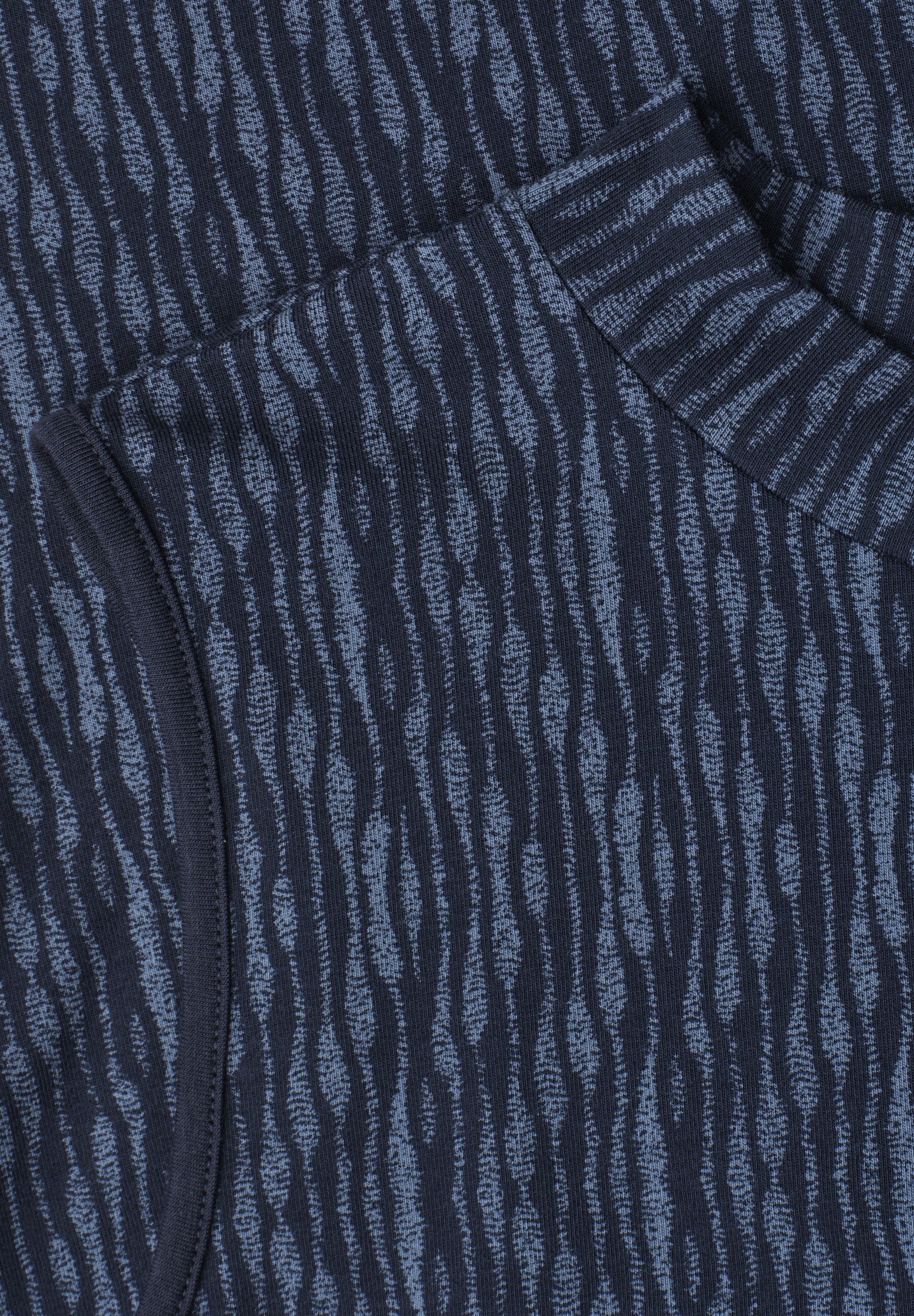 STREET ONE Shirttop Sommertop mit grafischem Muster und Turtleneck