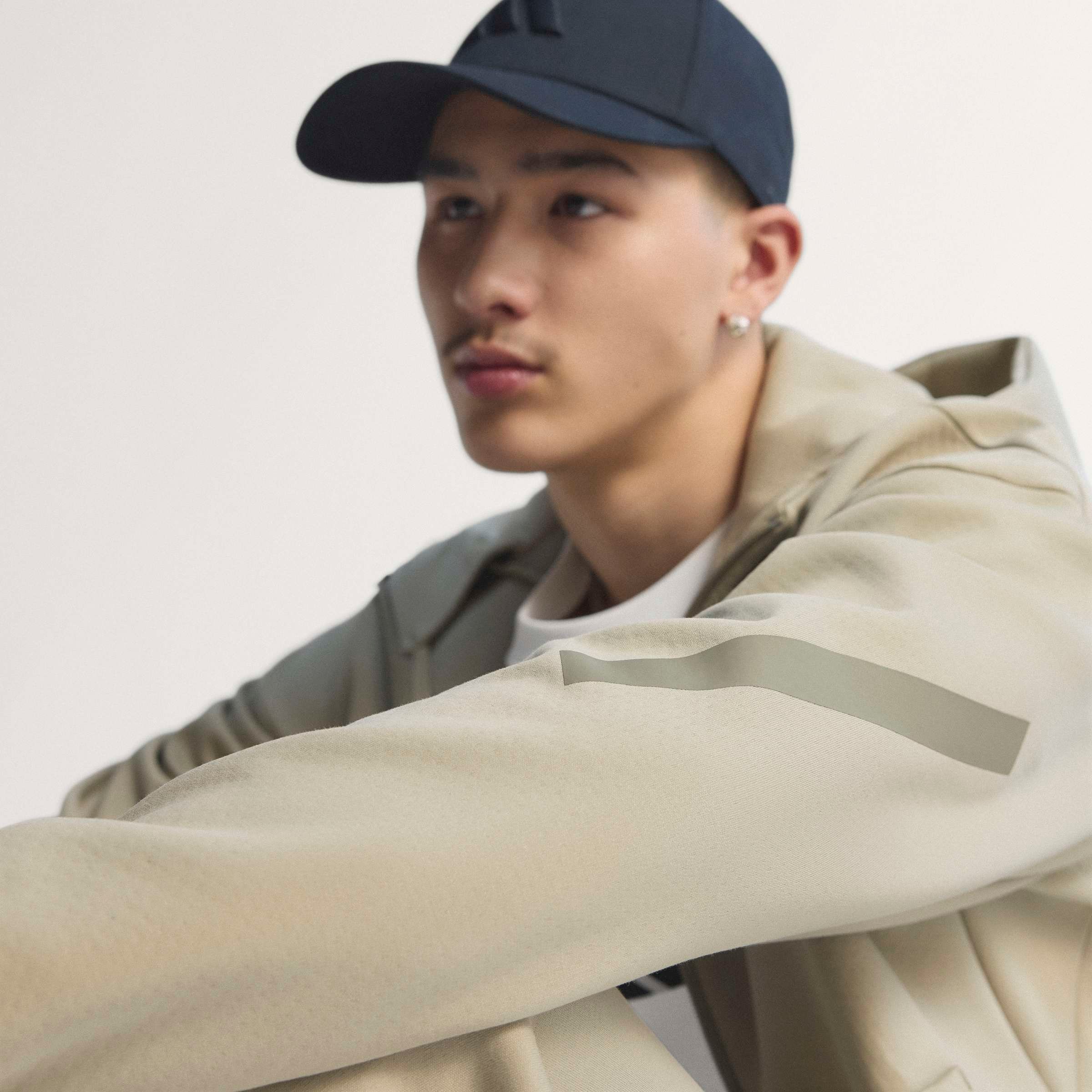 adidas Sportswear Kapuzensweatshirt »NEW ADIDAS Z.N.E. ZIP-HOODIE«, für sportliche Aktivitäten, aus Polyester und Baumwolle
