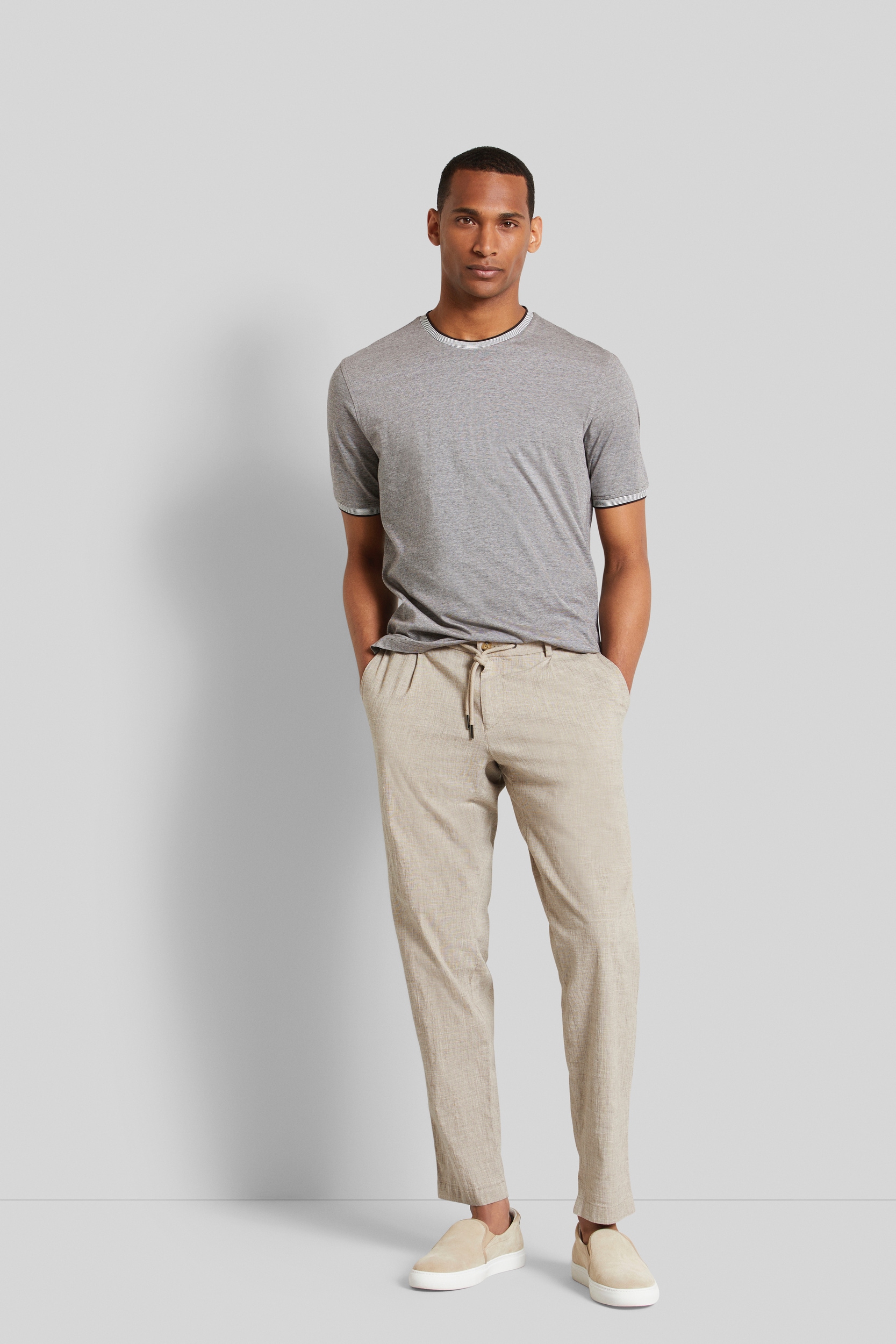 bugatti Bundfaltenhose, mit konischer Passform