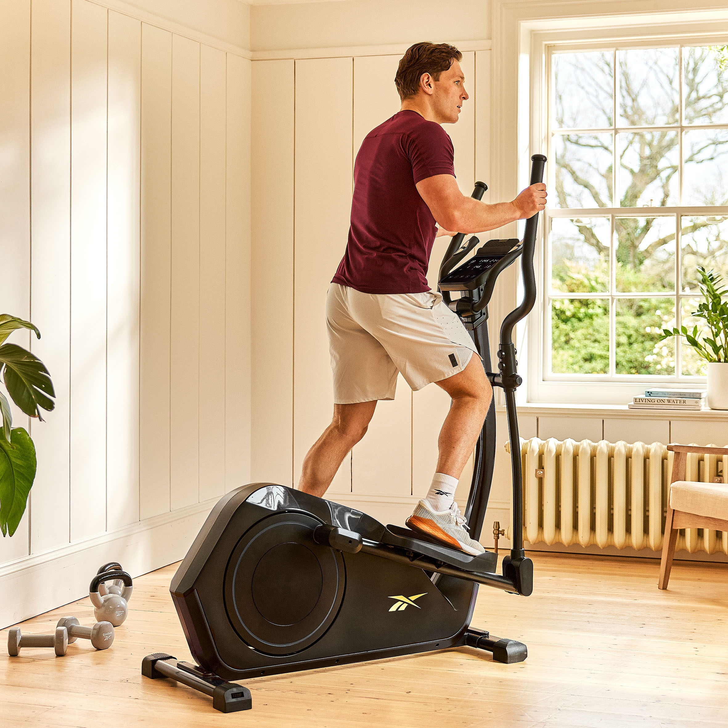 Reebok Crosstrainer-Ergometer »FR30«, (mit Tablet-Halterung und integr. Pulsempfänger), Schwungmasse ca. 4 kg, 18 Widerstandsstufen