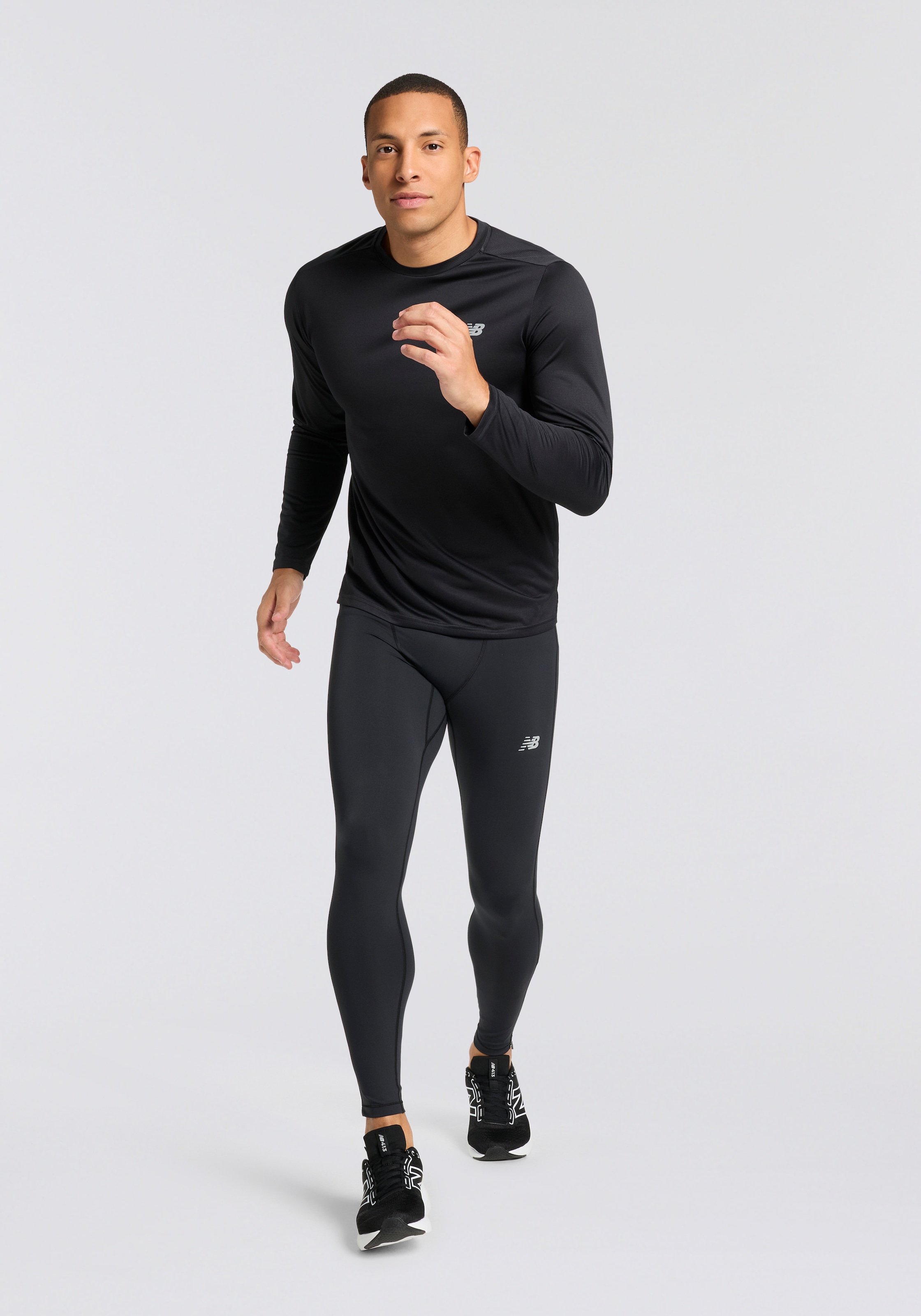 New Balance Laufshirt »Sport Essentials Long Sleeve«, mit Label