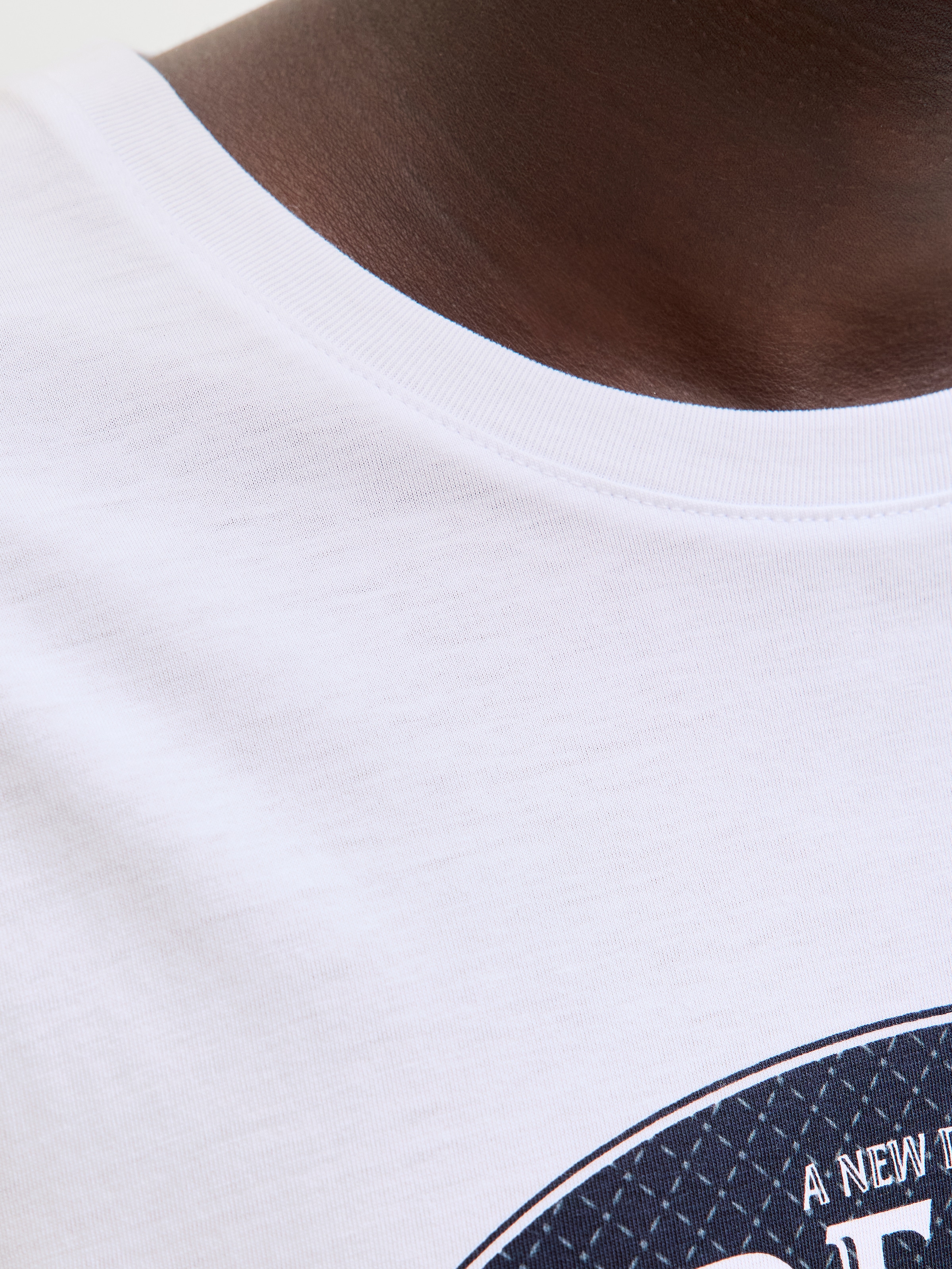 Jack & Jones Rundhalsshirt »JJEDOVER DENIM TEE SS O-NECK SN« mit Logobranding