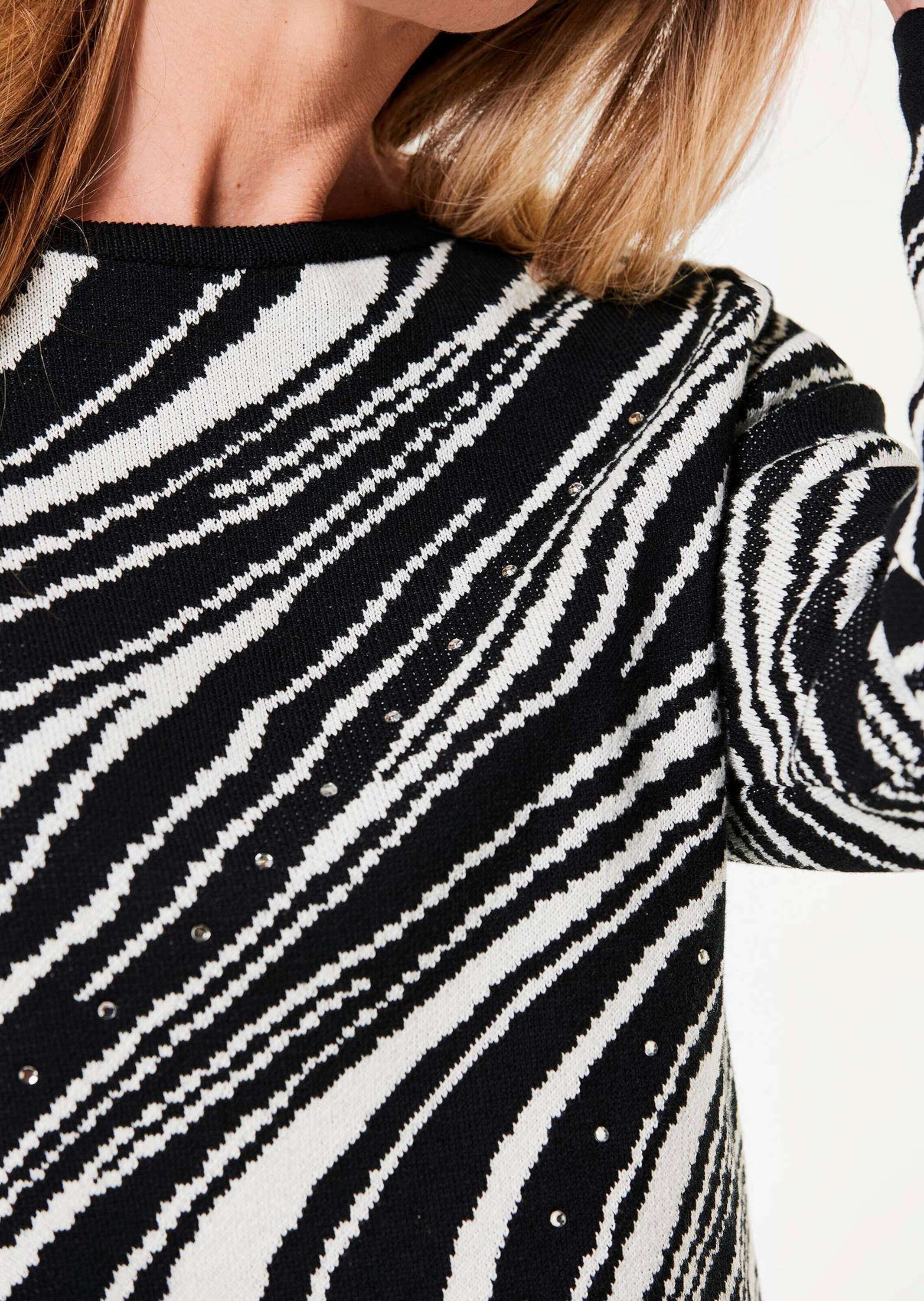 GOLDNER Strickpullover »Kurzgröße Ausdrucksstarker Pullover mit handverarbeiteten Glitzersteinen«