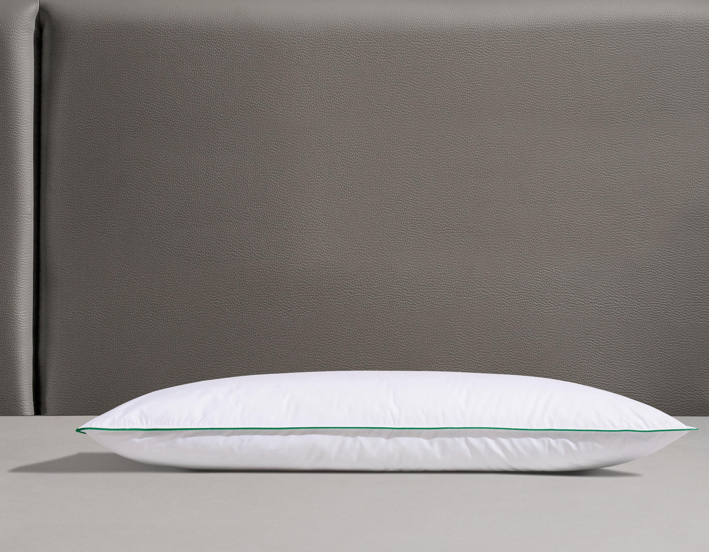 fjödur 3-Kammer-Kopfkissen »Fee, in 40x80 & 80x 80 cm erhältlich« Füllung: Außenkammer mit 90% Daunen, 10% Federn 1 Stk. tlg. Kissen stützend und kuschelig