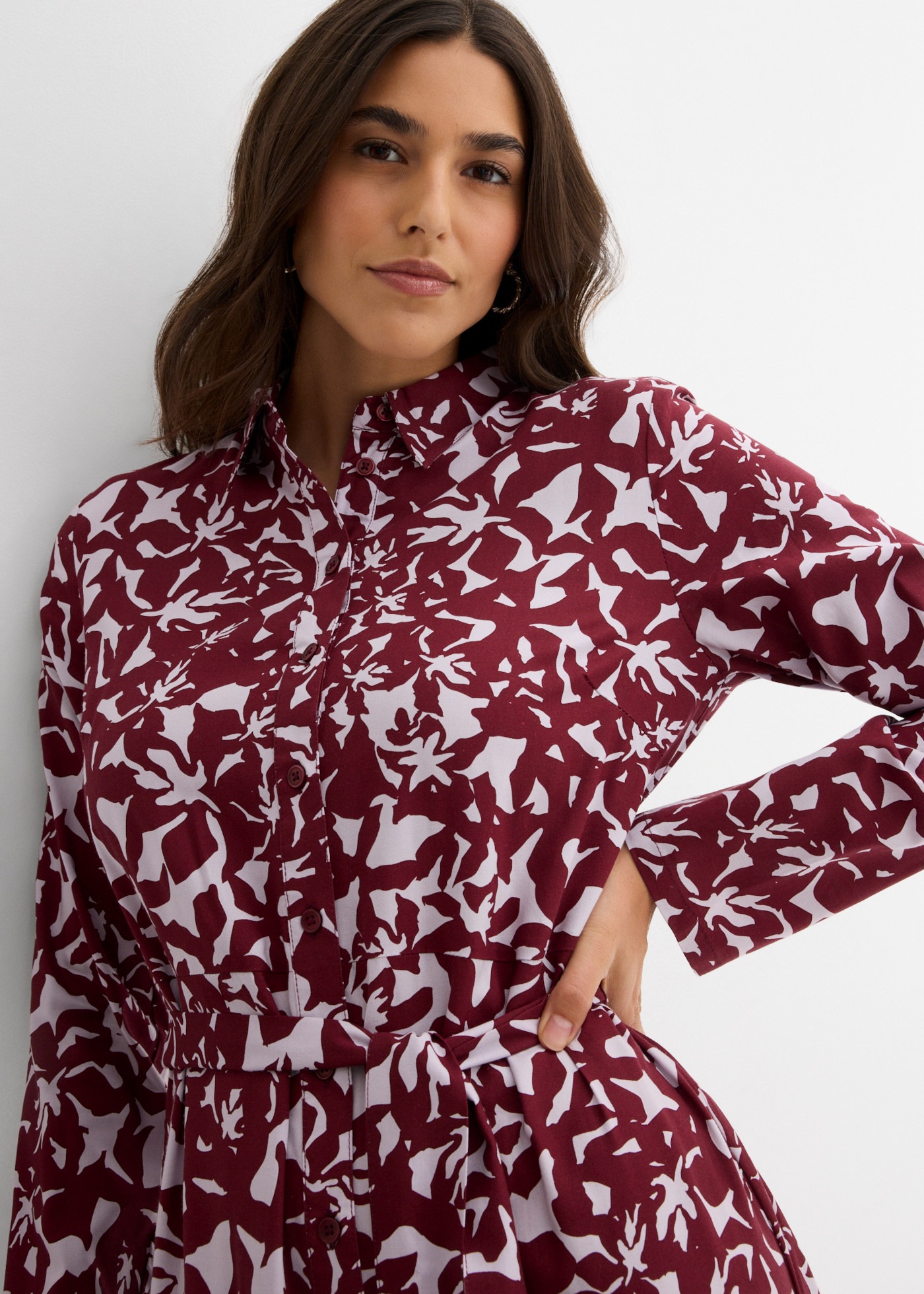 bonprix Hemdblusenkleid mit Hemdblusenkragen, aus Viskose, taillierte Passform, im Casual-Stil